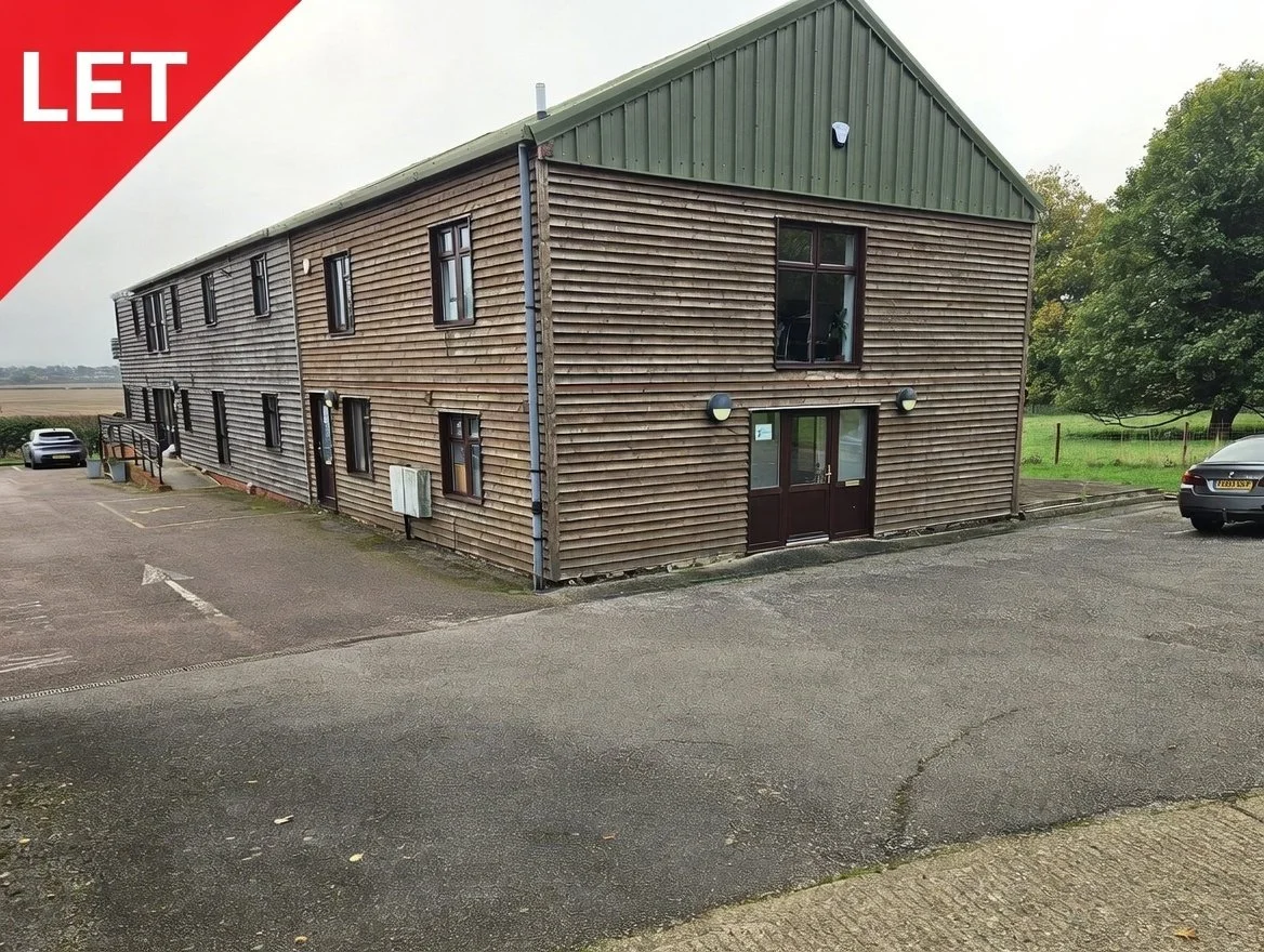 The Old Haybarn, Rosebery Mews, Mentmore, Buckinghamshire - £800pcm