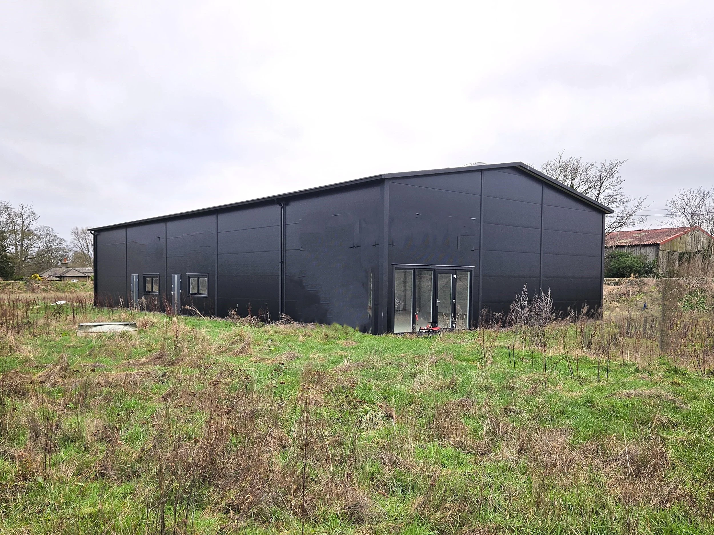 Black barn, Field Rd, Denham, Uxbridge - £4750pcm