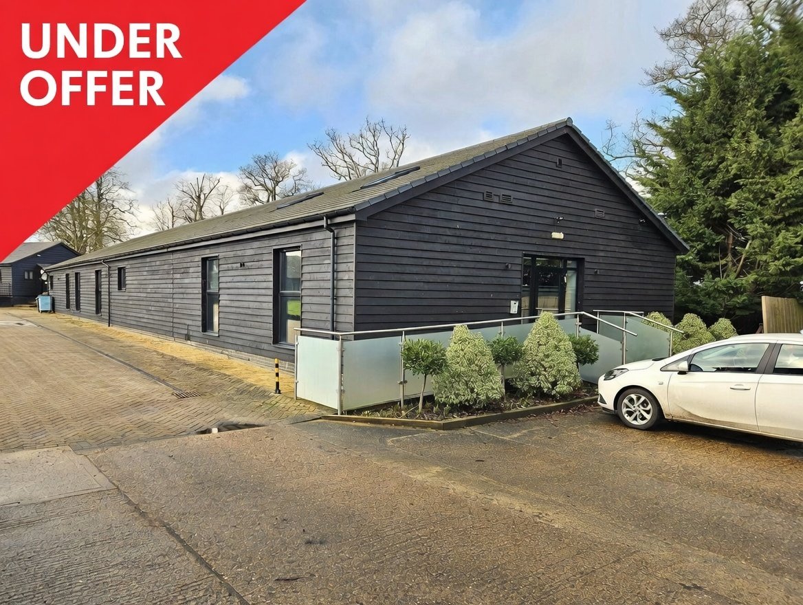 The Wood Hall Estate, Woodhall Lane, Shenley, Hertfordshire - £2500pcm