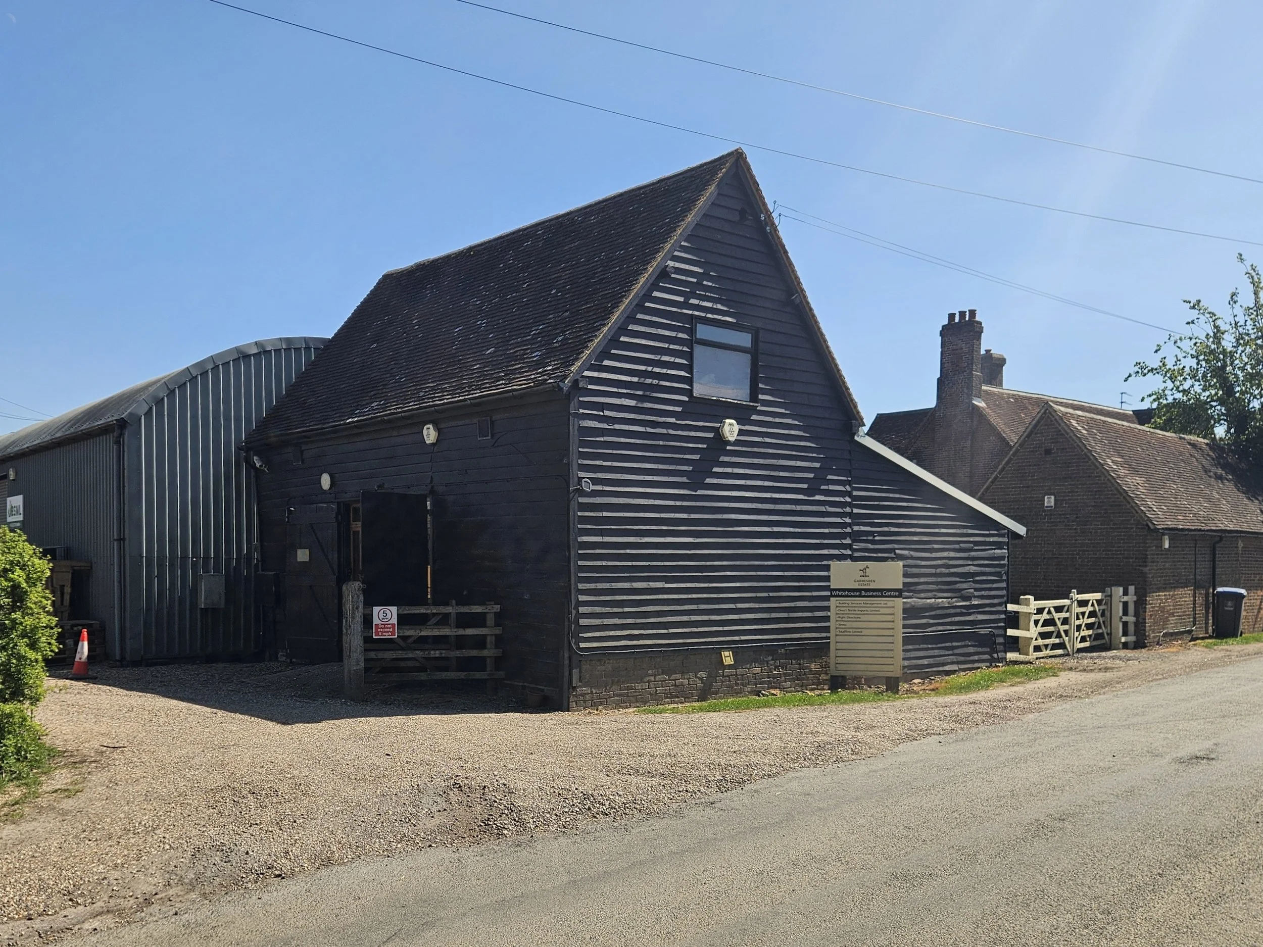 Whitehouse Farm Gaddesden Row, Great Gaddesden, Hemel Hempstead - £1250pcm
