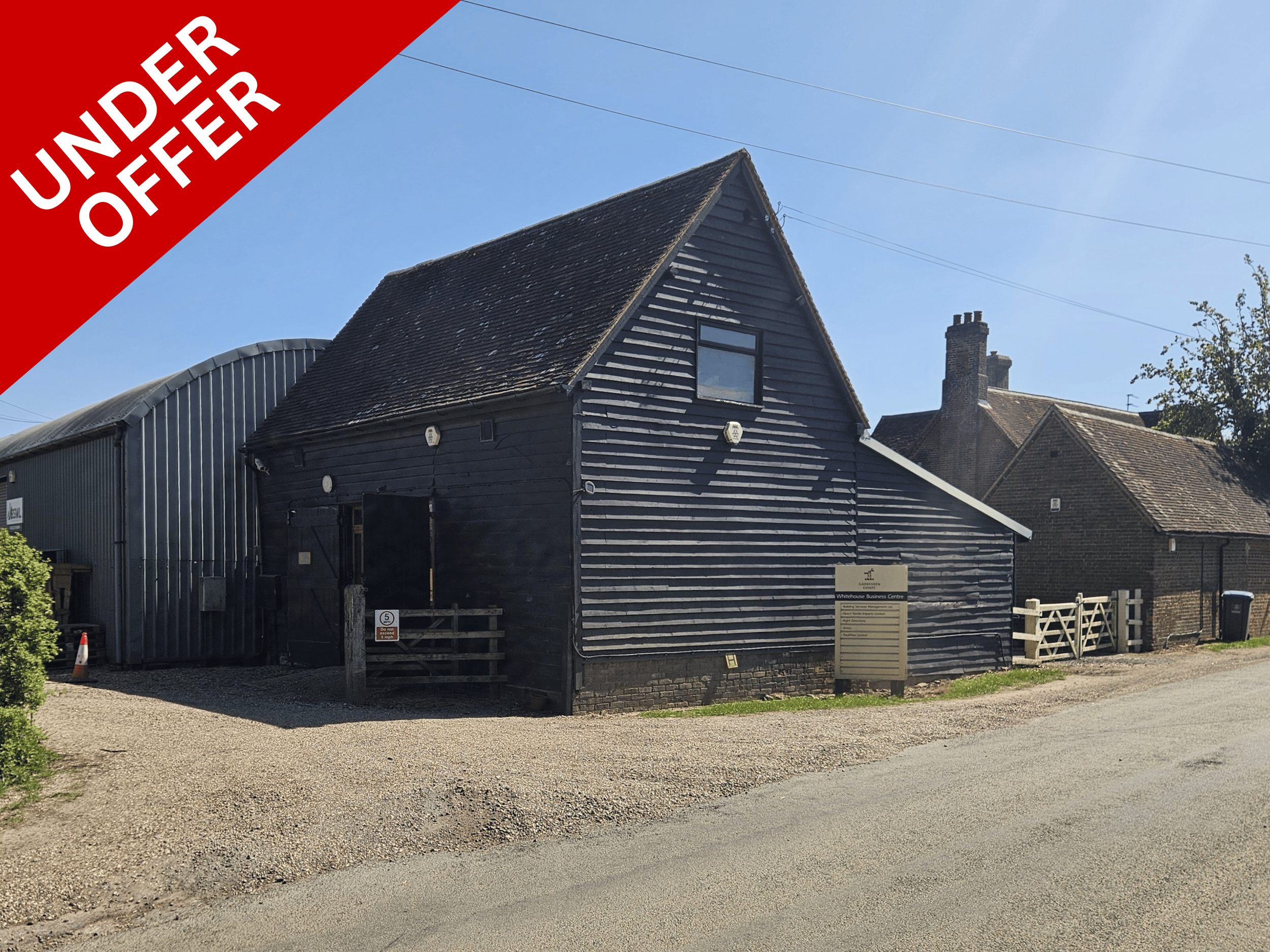Whitehouse Farm, Gaddesden Row, Great Gaddesden, Hemel Hempstead - £1250pcm