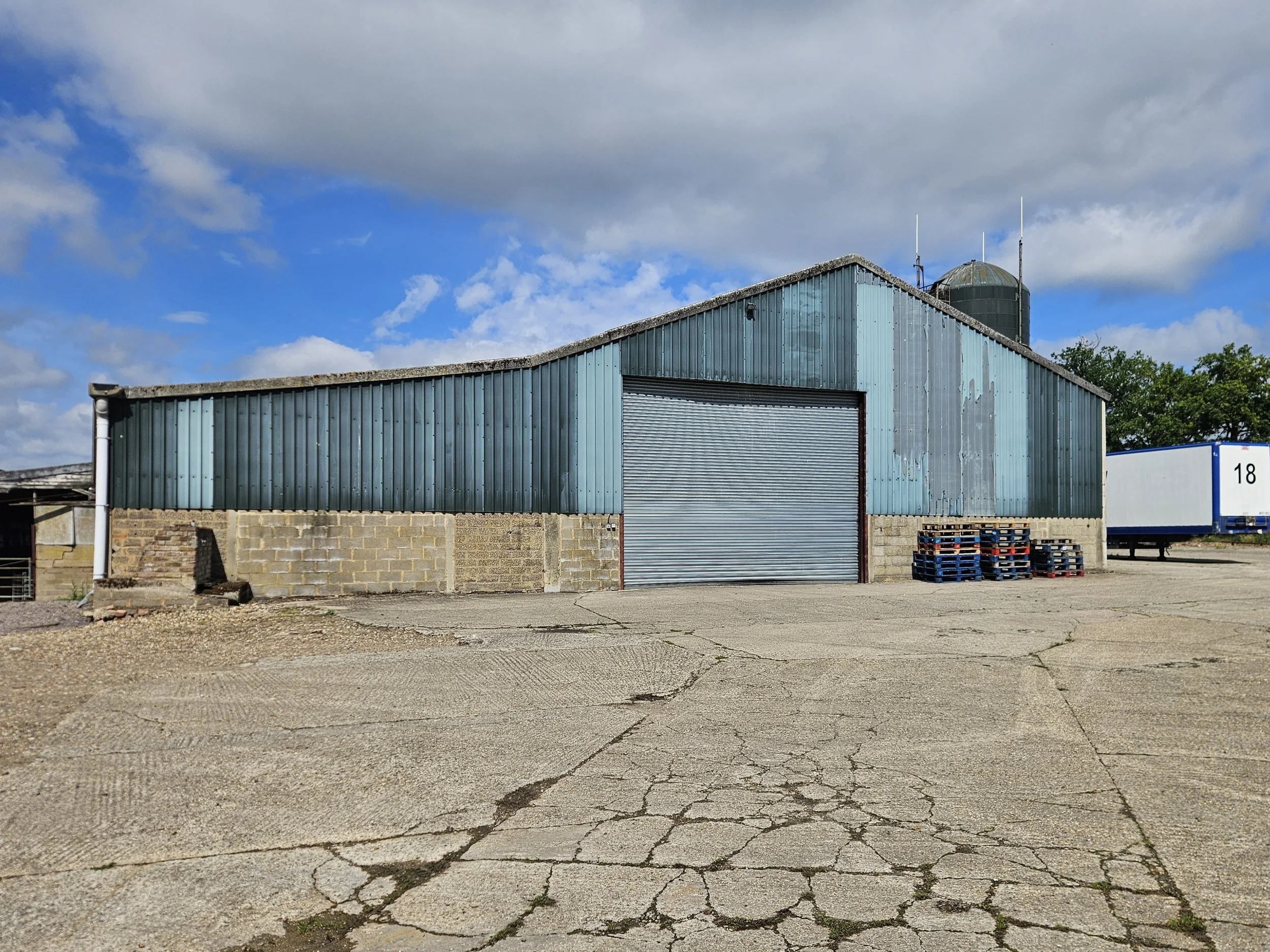 The Store (Large) Beech Barn Farm, The Ridgeway, Enfield - £6150pcm 