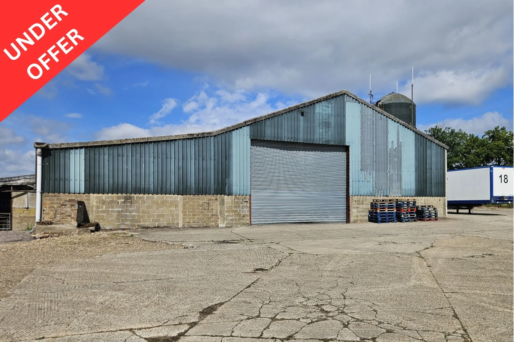 The Store (Large) Beech Barn Farm, The Ridgeway, Enfield - £6150pcm 