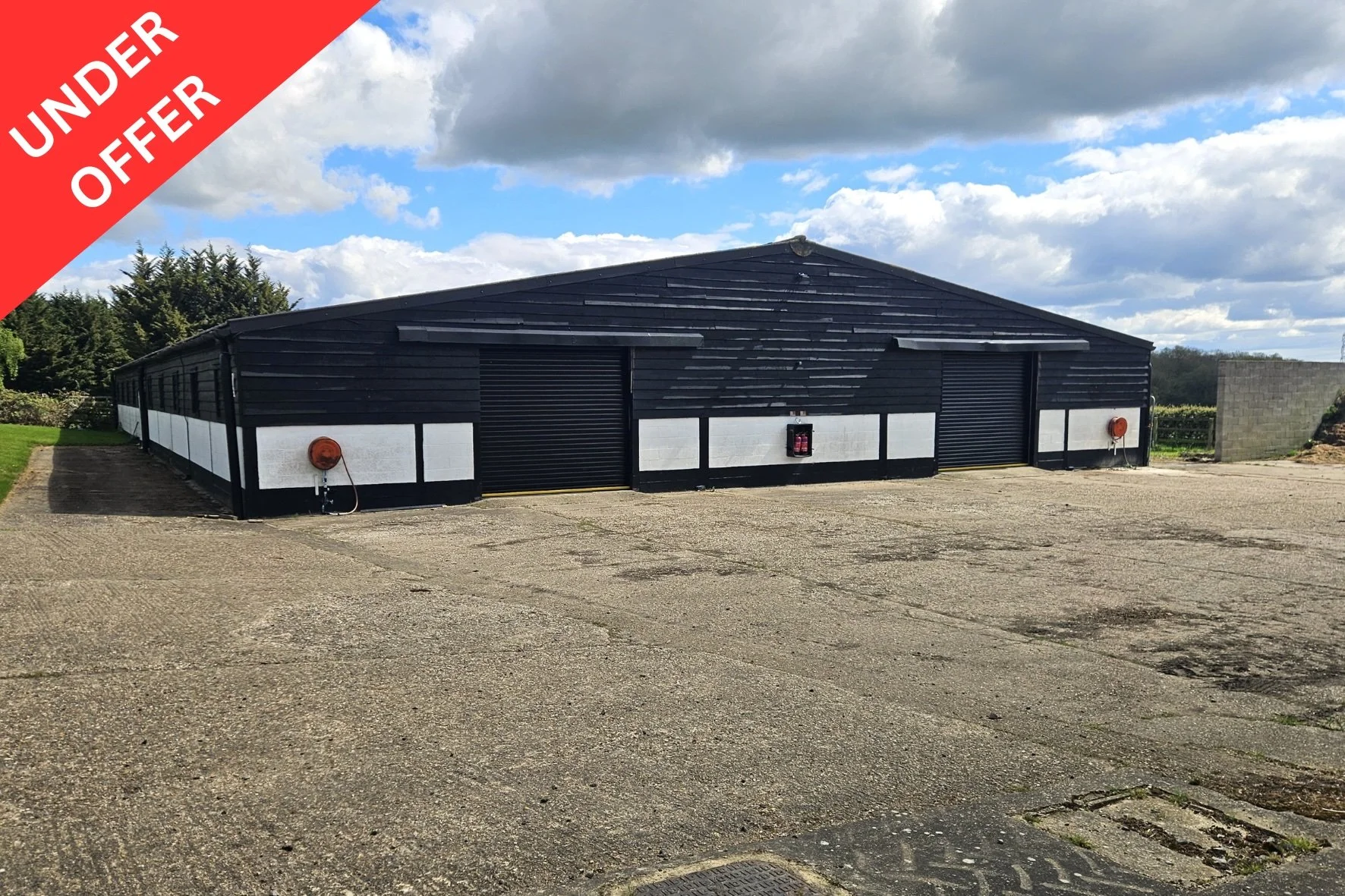 The Stud Barn,The Wood Hall Estate, Woodhall Lane, Shenley Hertfordshire - £4500pcm