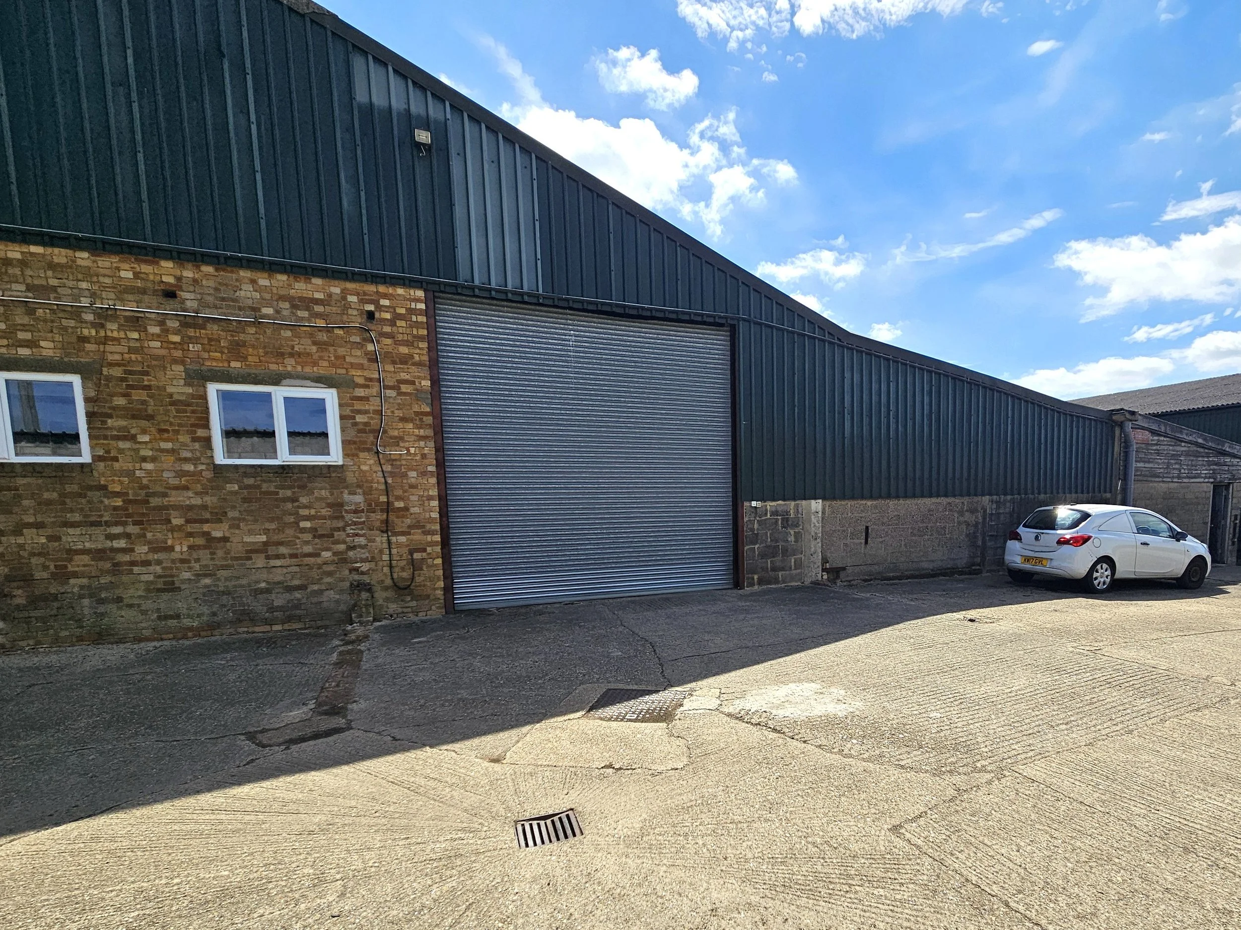 The Store (small) Beech Barn Farm, The Ridgeway, Enfield - £2350pcm