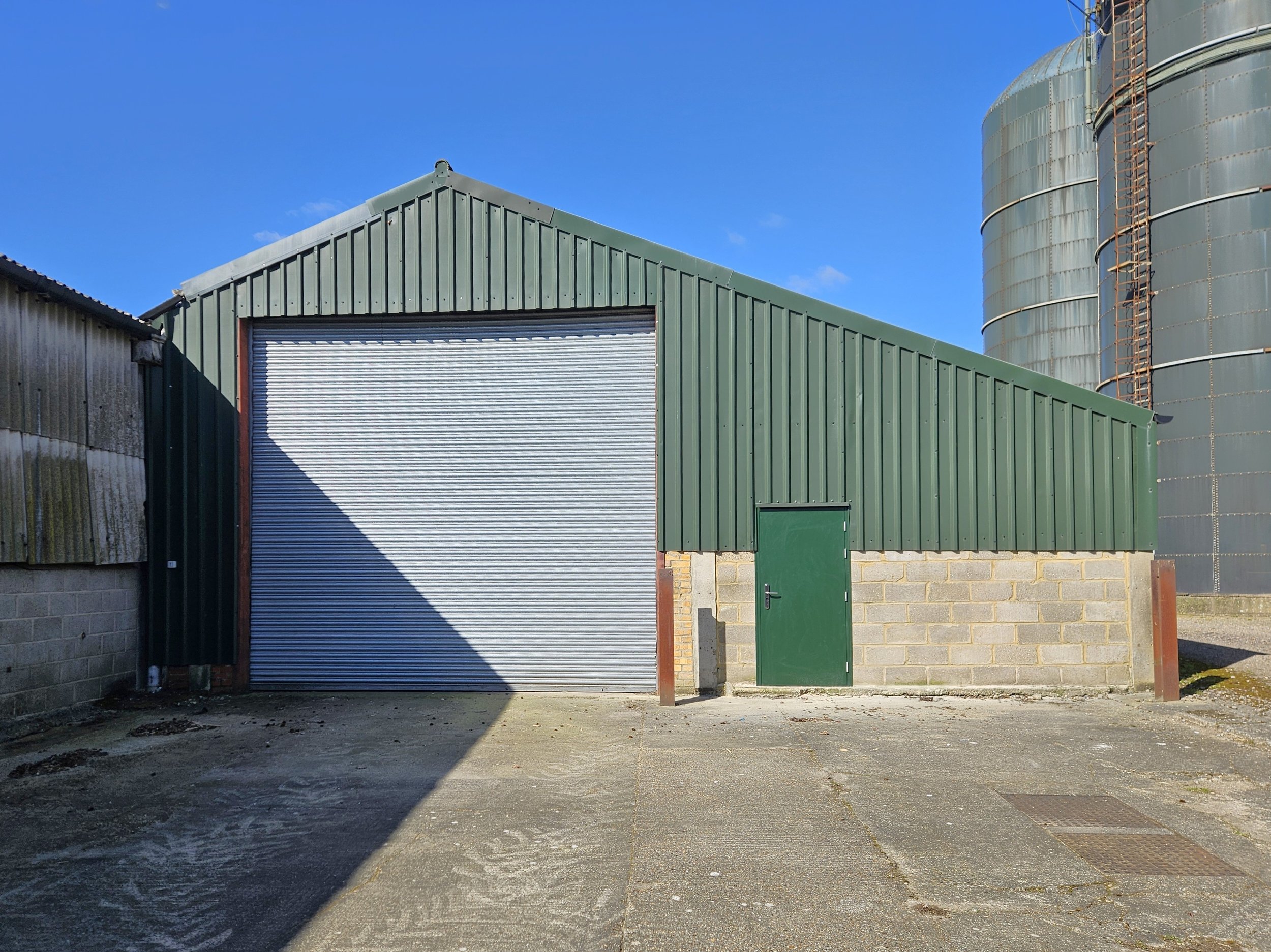 The Lean-to, Beechbarn Farm  The Ridgeway, Enfield,  - £1650pcm 