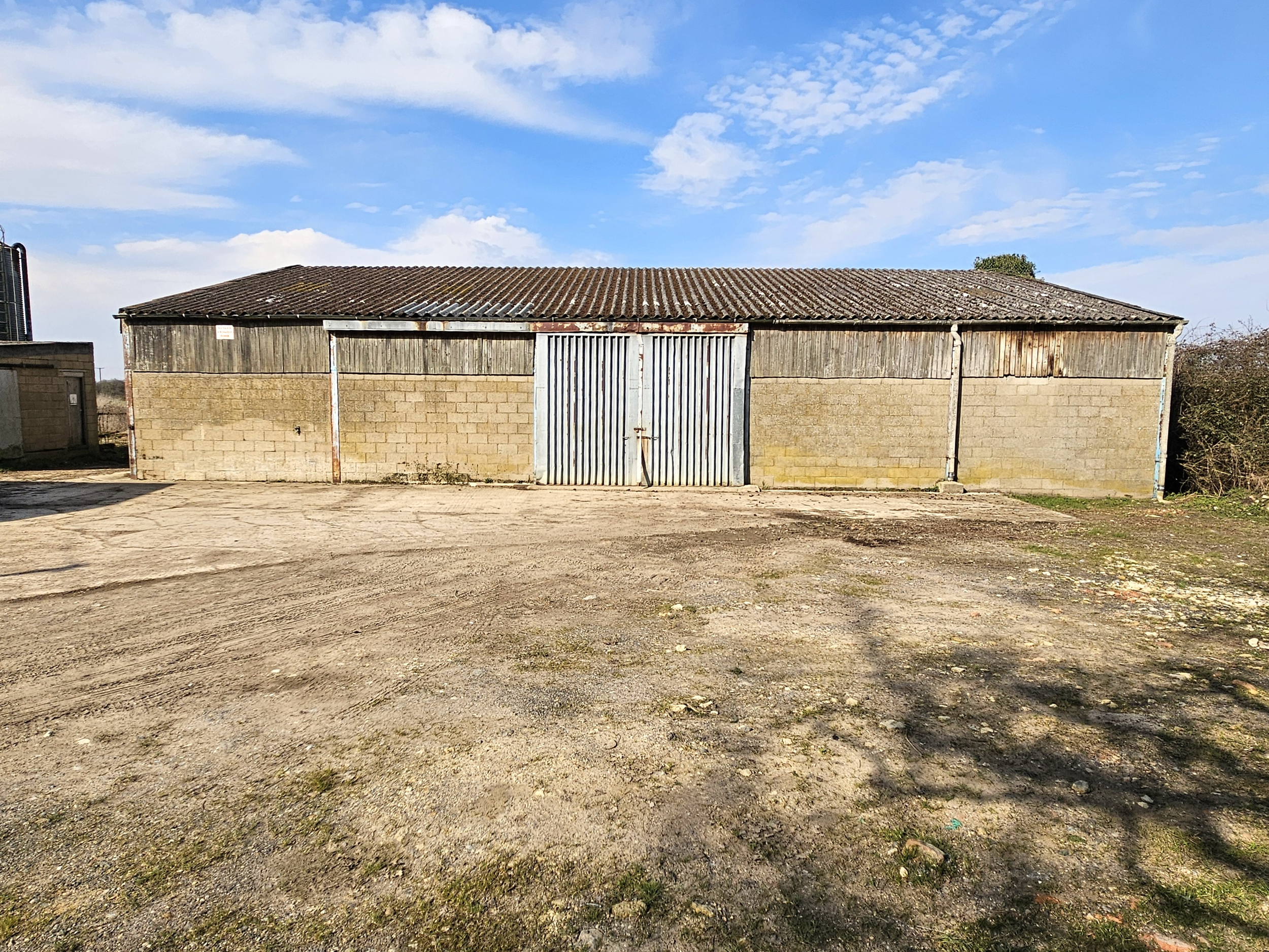 Workshop-Store, Blackmore Hill Farm, The Claydons, - £1750pcm 