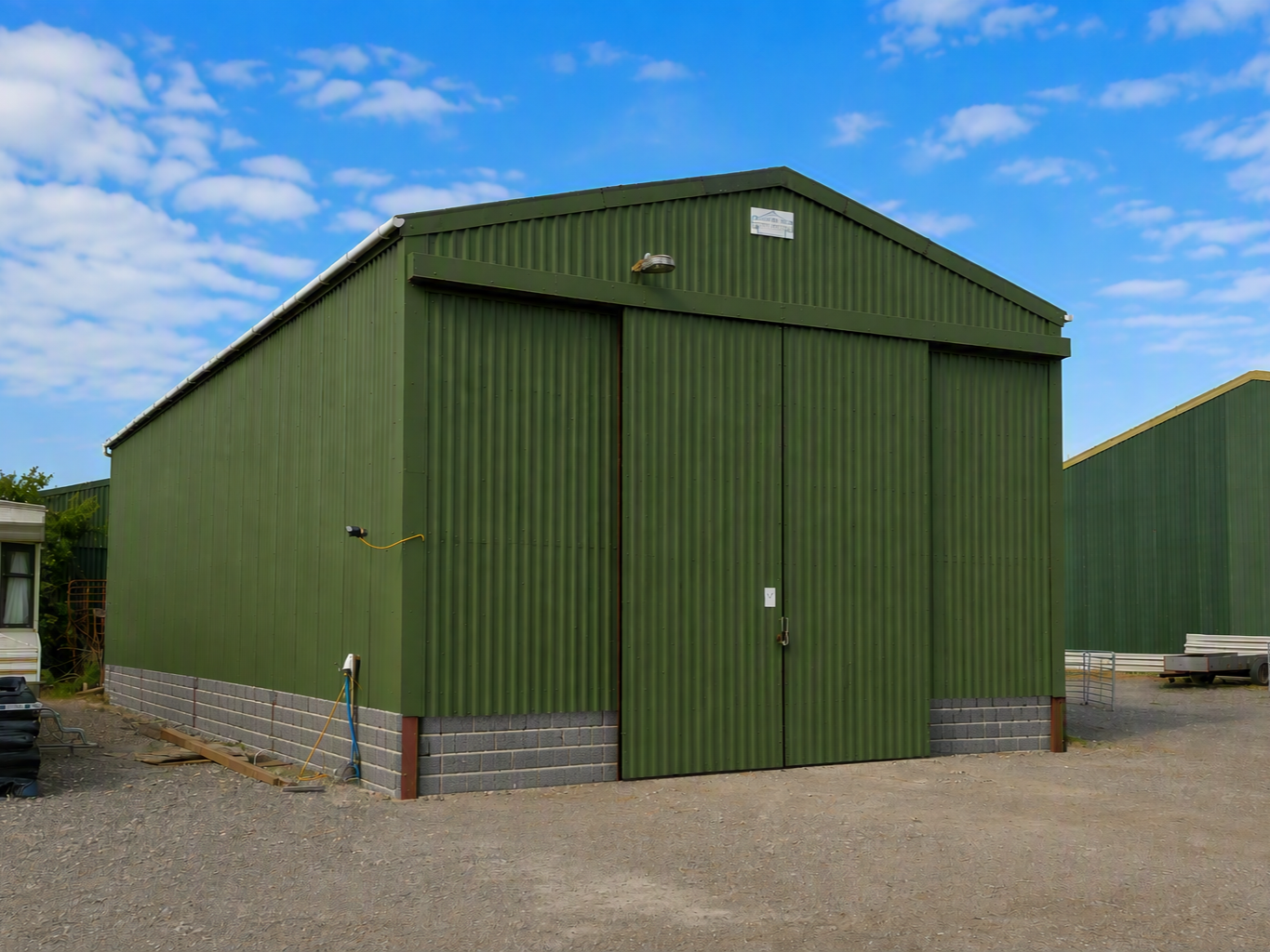 Local Farm Warehouse, Near Hertford - £1250pcm