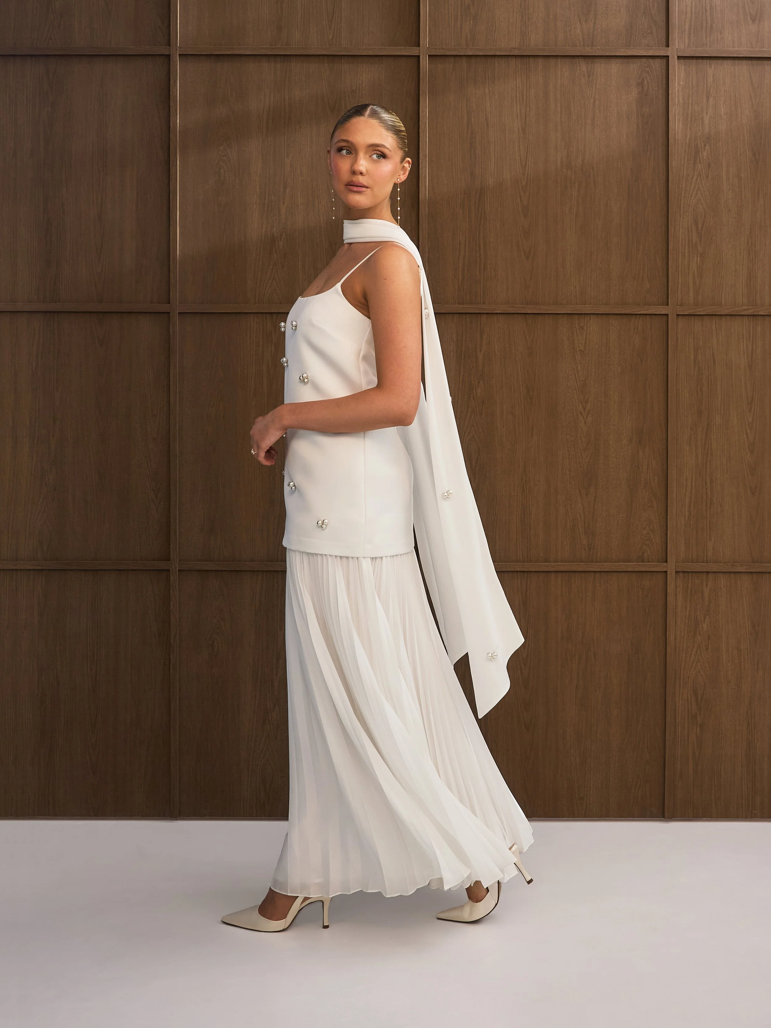 0901-white-dress-amy-pearl-pleated-maxi-skirt-nec