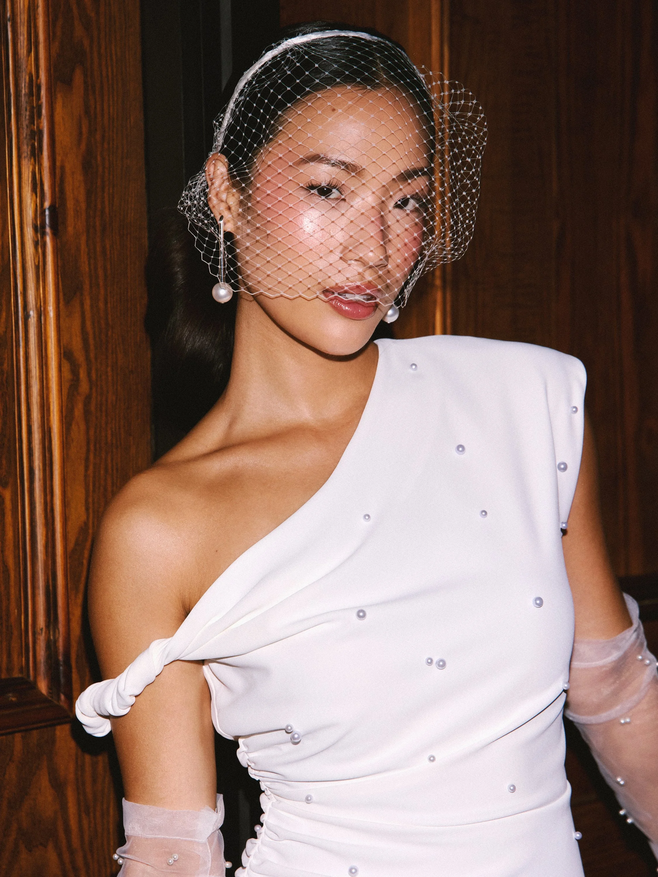 MAE_ASYMMETRIC_PEARL_EMBELLISHED_MINI_T3_1.jpg