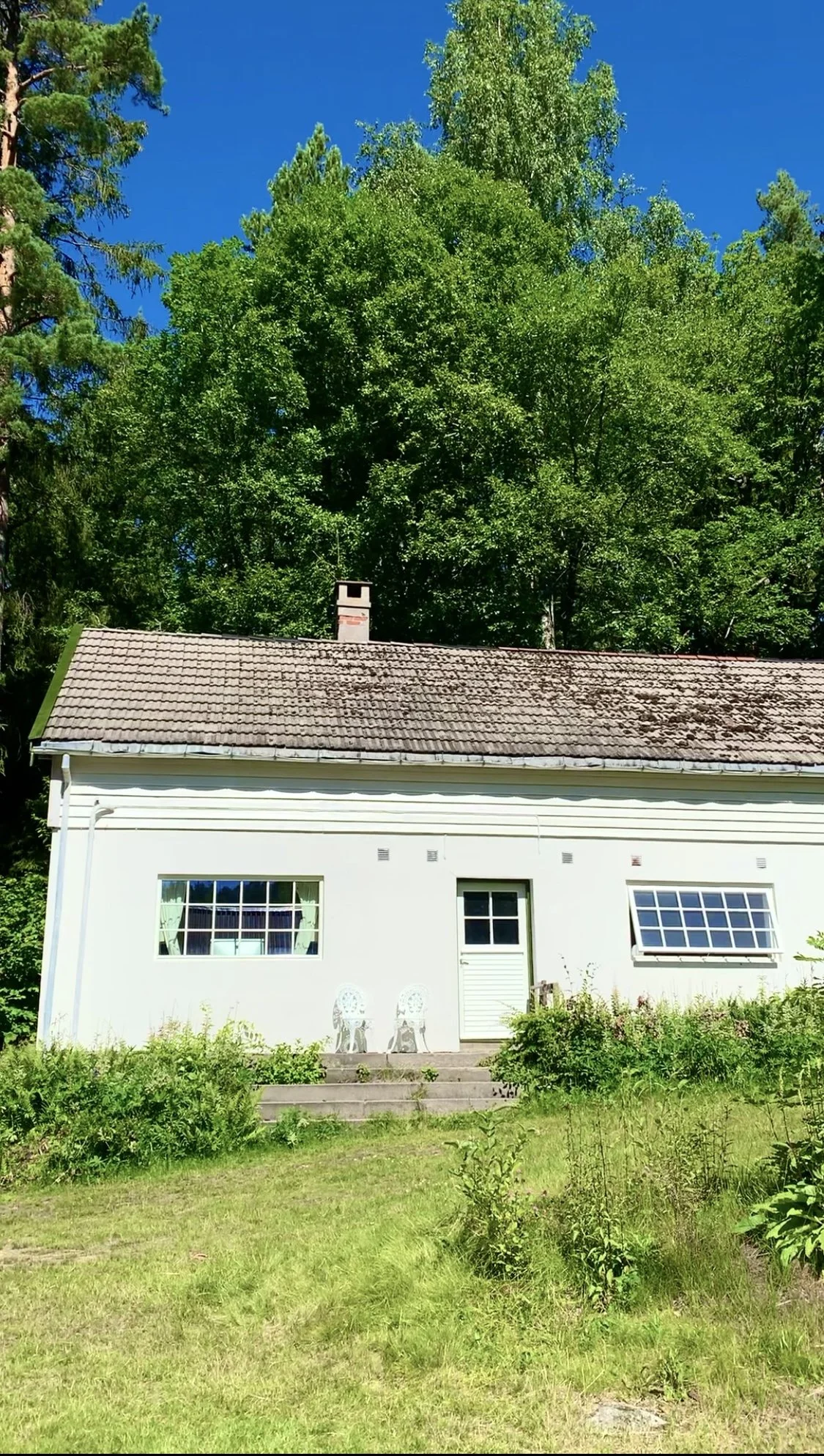 House for different creative work with two studios.