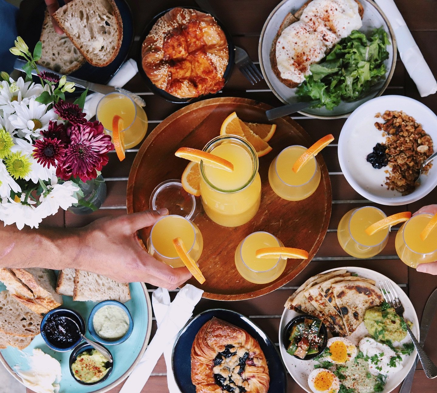 You've been asking for a while... So, we finally answered 🤗
That's right, your favorite brunch spot just leveled up 🍾 Starting tomorrow 4/19, we'll be serving Mimosa Pitchers!! And just in time for Graduation and Mother's Day 🥂
