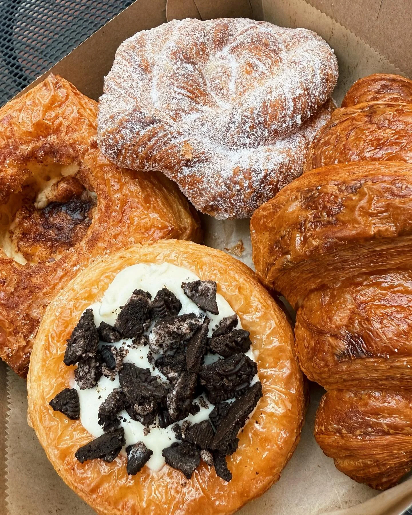 A simply superior &ldquo;sweet treat&rdquo; lineup 🤌

With an Oreo filling &amp; WHOLE OREO inside, the Cookies &amp; Cream Danish might just be our new fave&hellip;