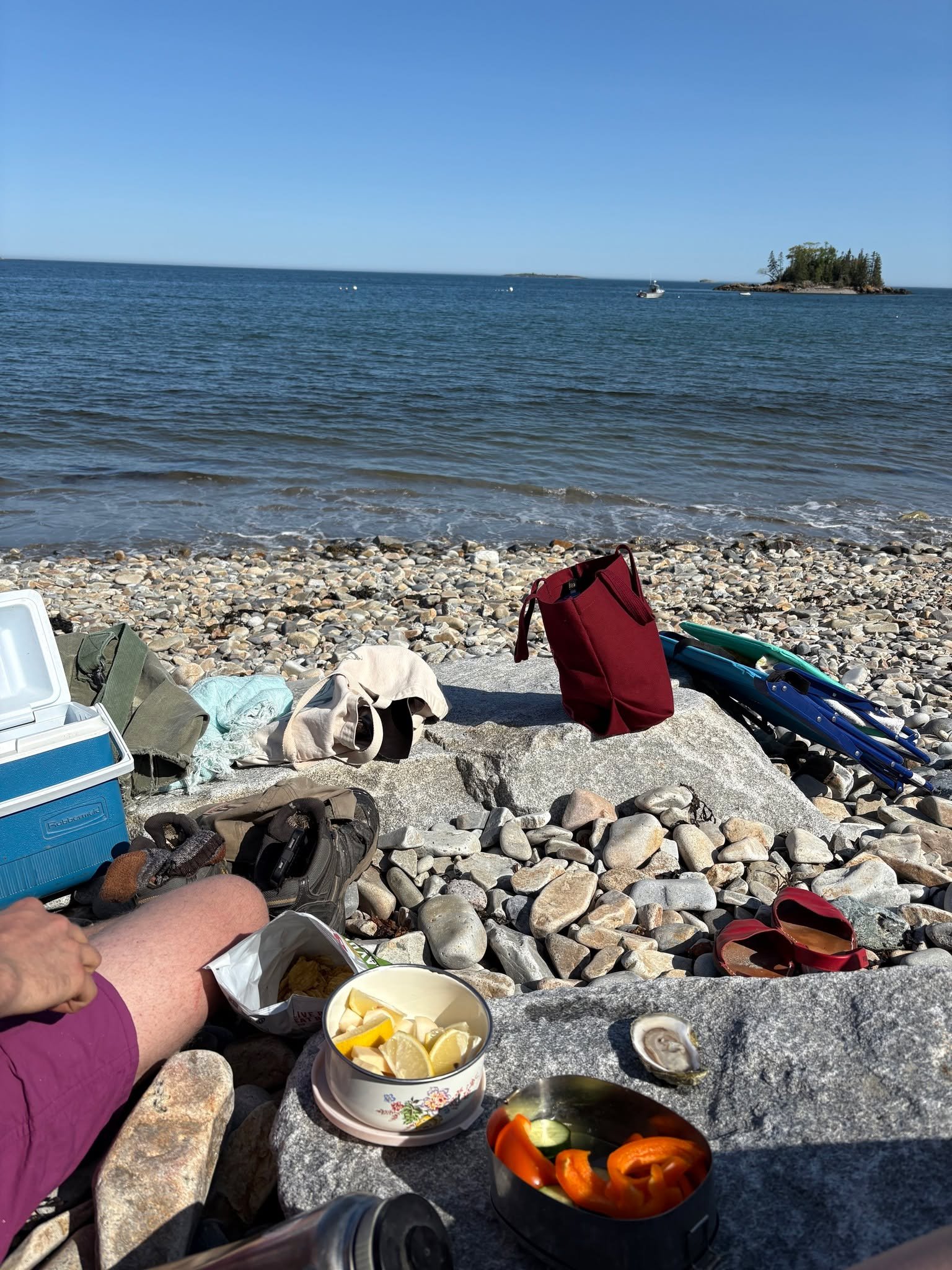 To so many beach days this summer! ☀️ 👀 Oysters and knitting welcomed.