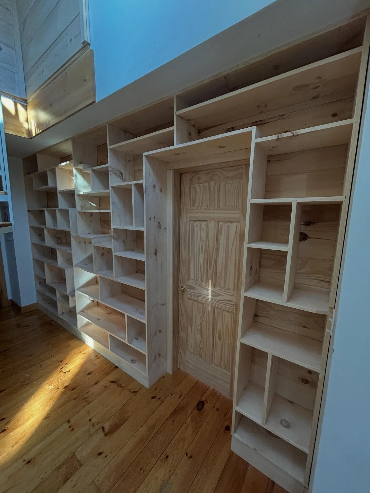 This was a fun built in. Every box is trying to be truly random while still using a useable space for books and the family Lego creations! This build was on a tight second story so each piece was individually cut to fit in the dado from the previous 