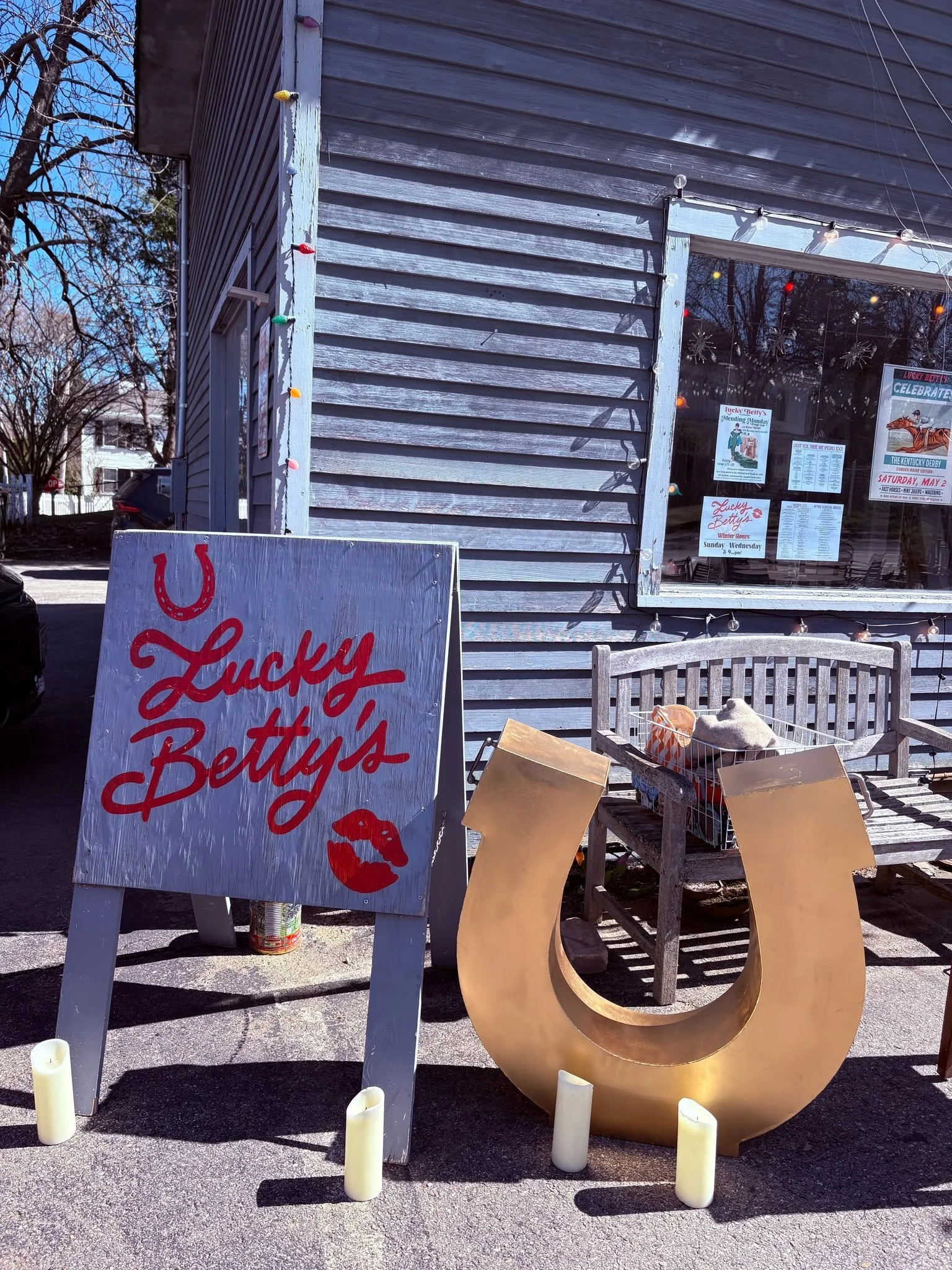 Find me at Lucky Betty's today from 3-7. I will have my sewing machine and supplies to do simple on site mending. $1 off cocktails if you get something mended. 🌟