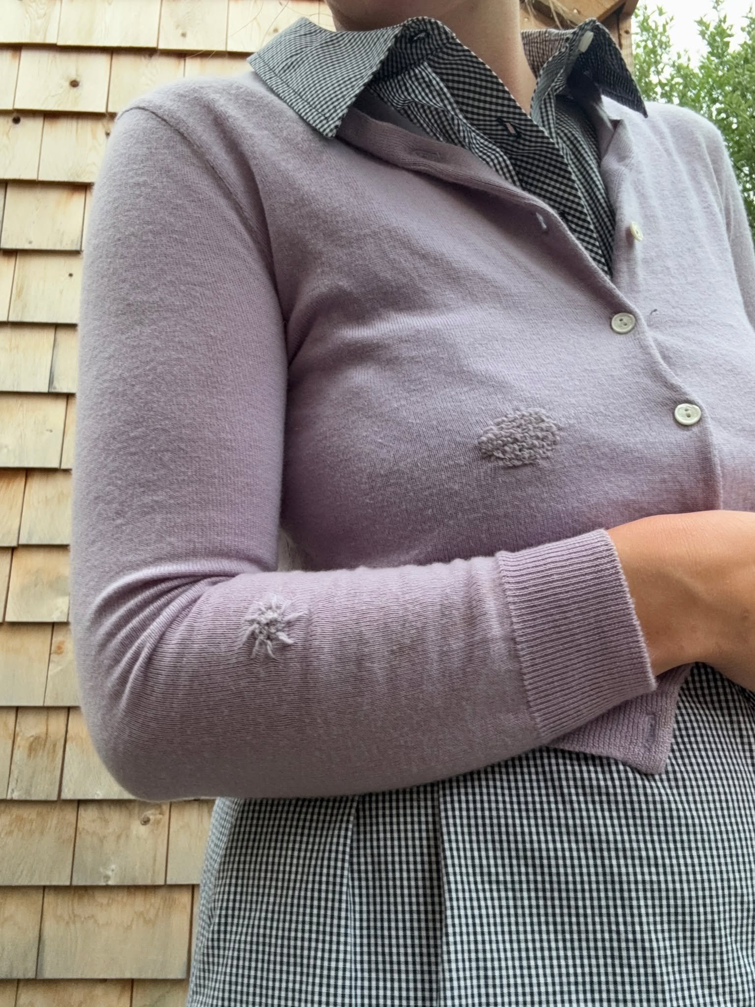 Learning some new knit mending techniques. It is reminding me of my friendship bracelet days. I always called it the "4" knot.