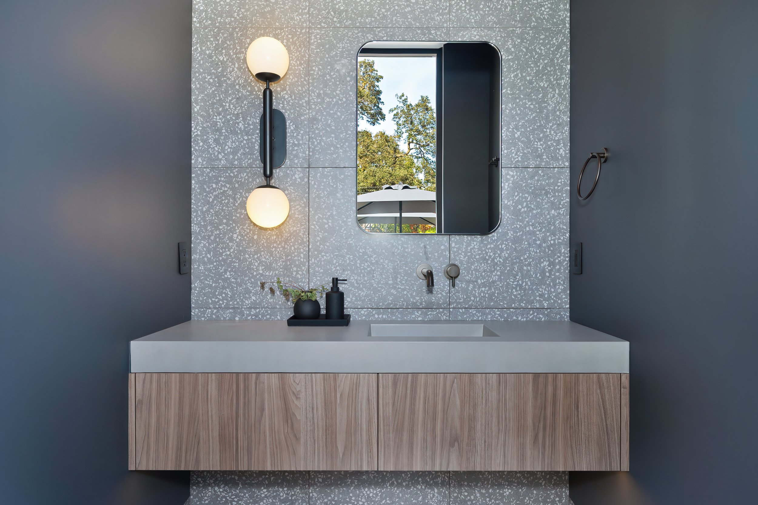 COSMOS EXTERIOR POWDER BATH.jpg