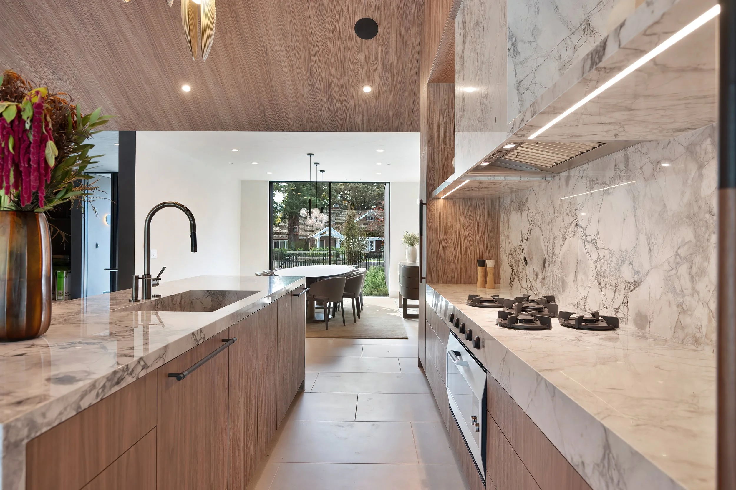 COSMOS GREAT ROOM 3.jpg