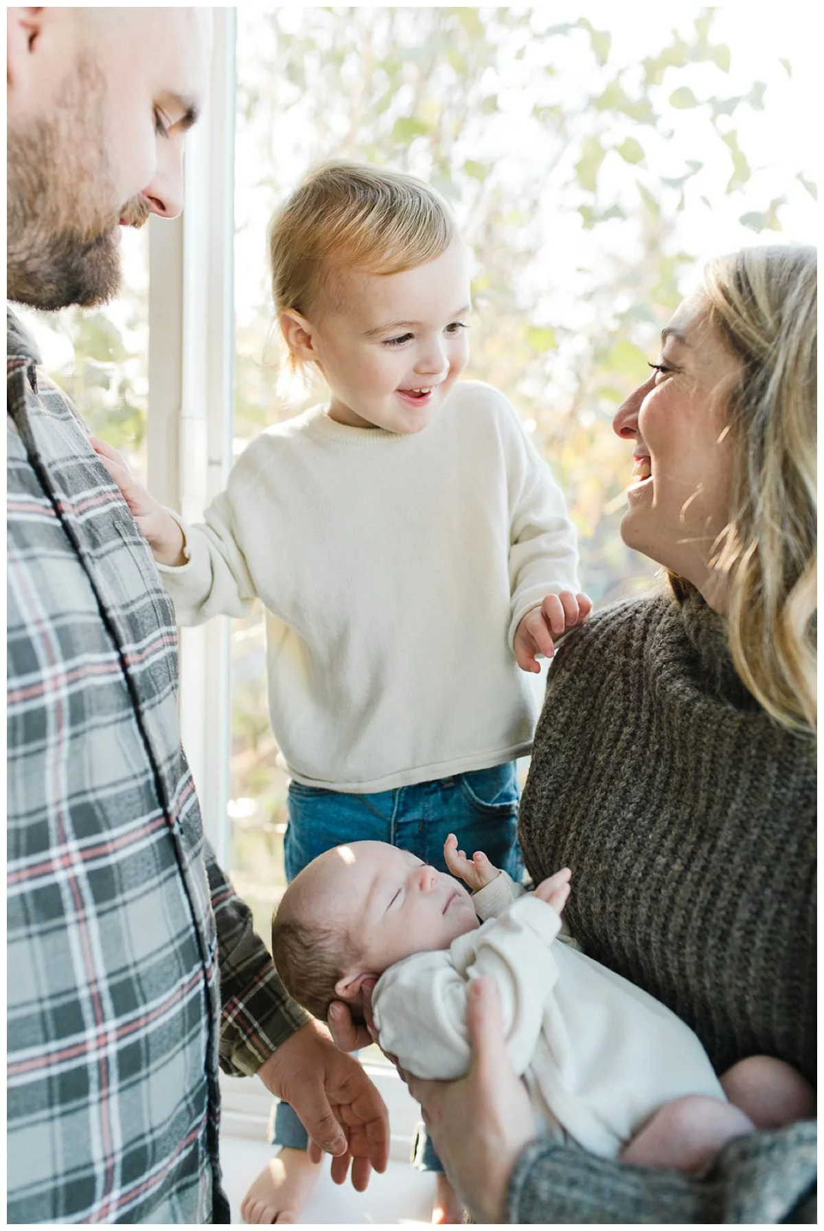 How To Incorporate older siblings in a newborn session
