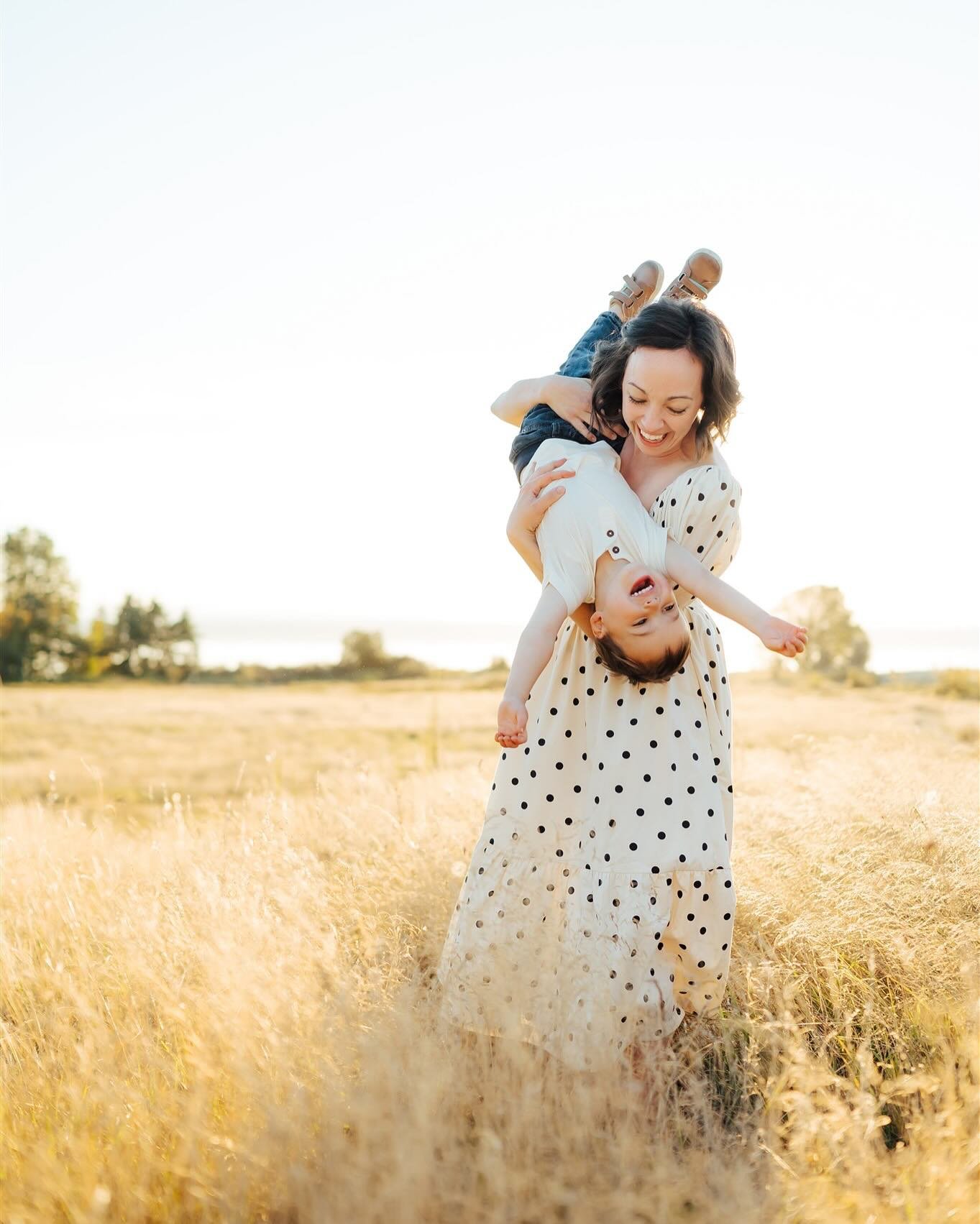 Summer is HERE!!! ☀️☀️☀️ my bestie @alexisgentrylcsw and I teamed up to create the ULTIMATE PNW family summer bucket list!! Our kiddos range in age from 1.5 + 3.5 to 4.5 + 7.5 so there&rsquo;s a little something for everyone! 

From Alexis: 💕
 It is