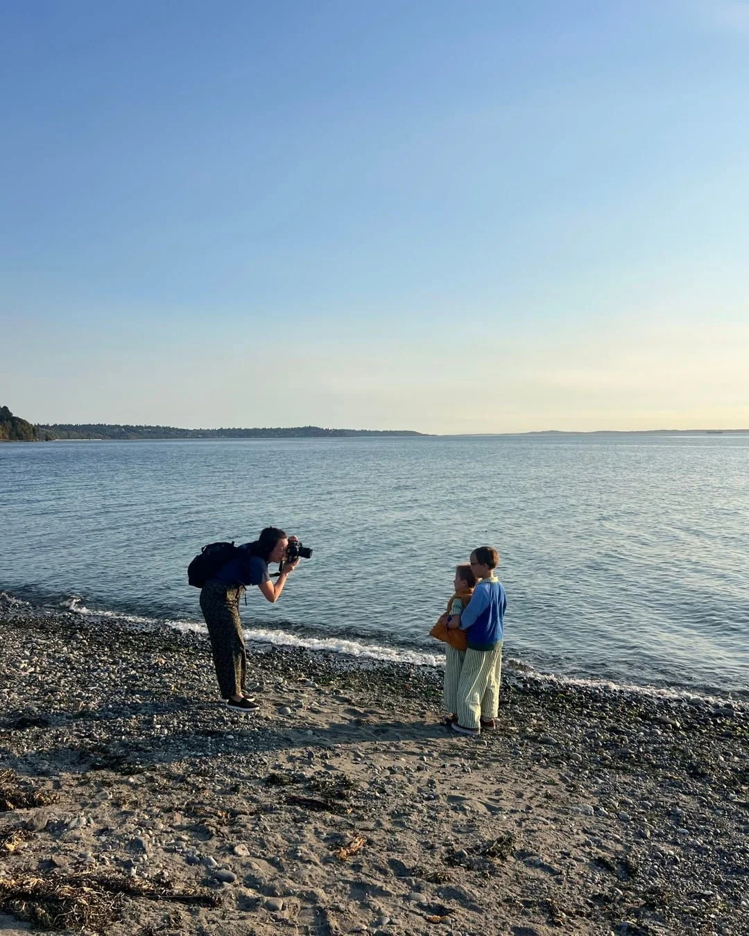 Behind the Scenes ➡ The Shot! 
I loved getting to document my friend @photosbybetty and her family. It has been such a joy watching her kiddos grow up over the years! 
Sometimes all it takes is me stealing the kiddos for a couple of minutes to get a 
