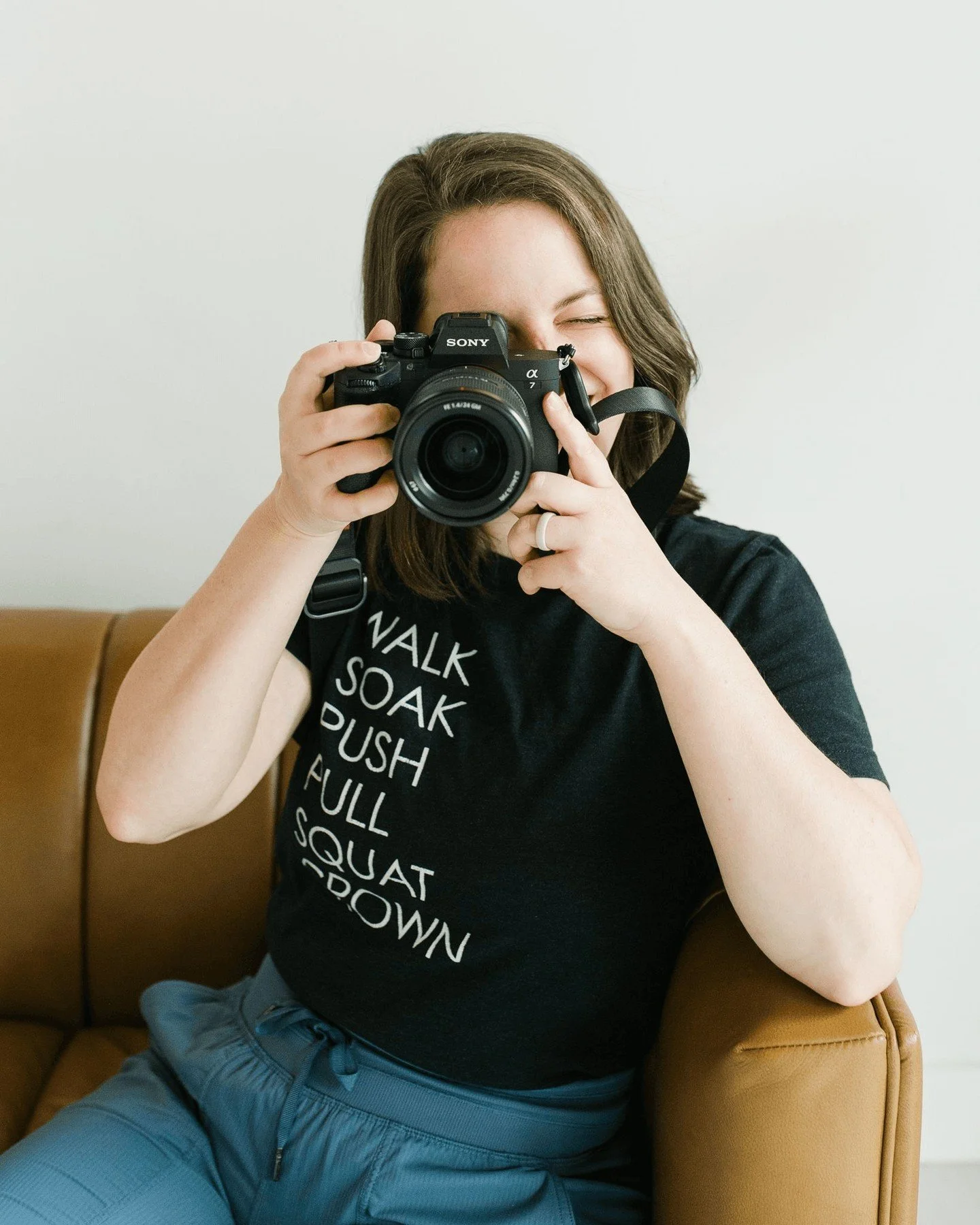 Fresh. Fun. Confident.
(and not your 2016 LinkedIn headshot 😅)

If your profile photo is older than your phone&hellip; it&rsquo;s time.

My Headshot Parties are designed for small business owners, creatives, and entrepreneurs who want modern, natura