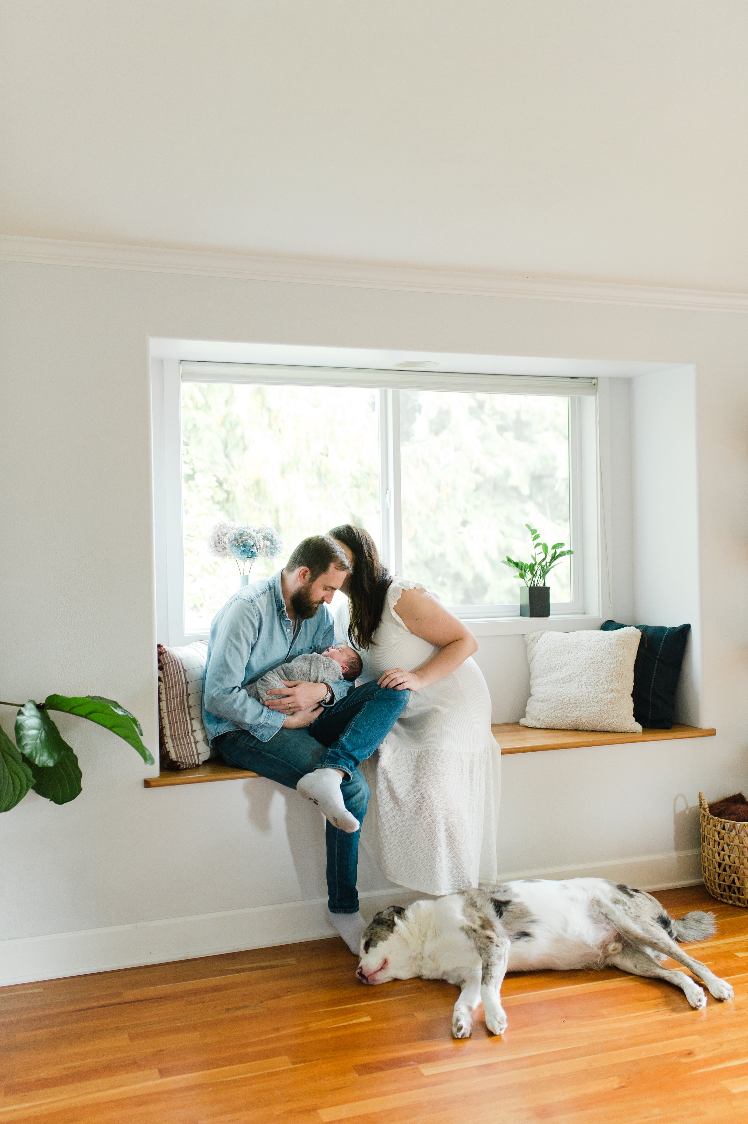 What Actually Happens at an In-Home Newborn Session (And Why It's Nothing Like You're Imagining)