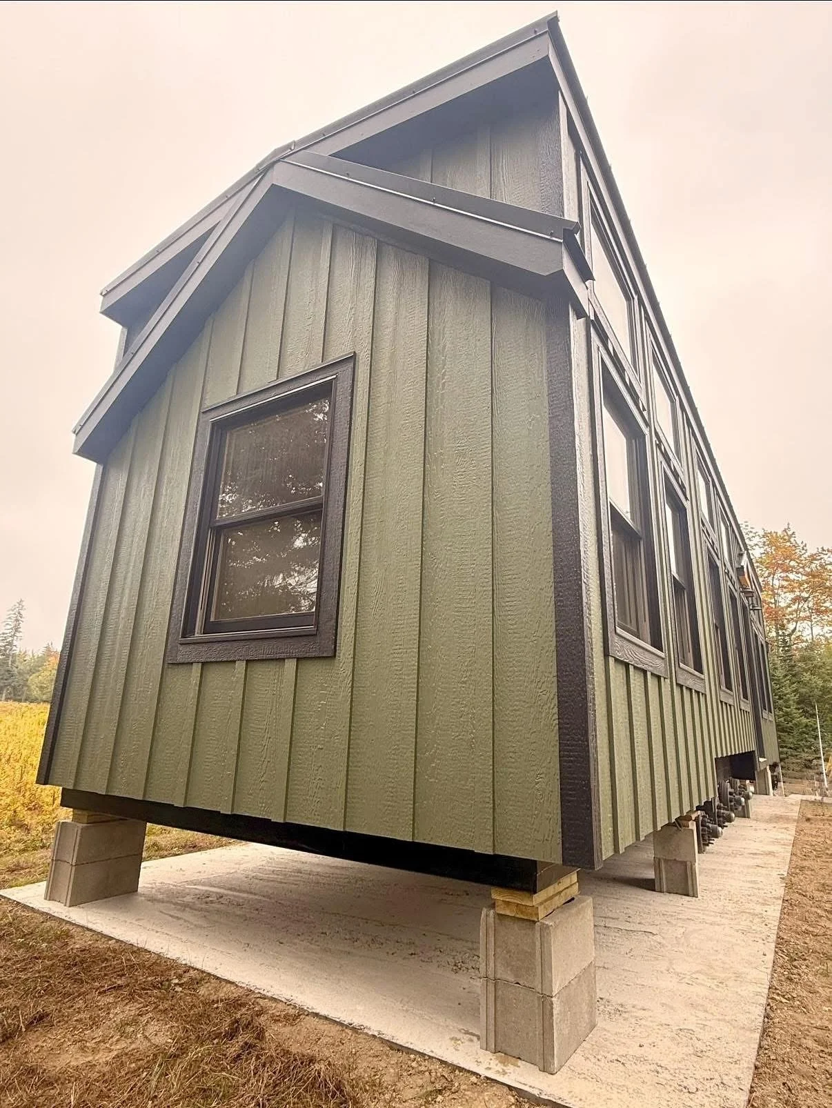 🌲 Need a Tiny Home Getaway? 🏡✨
Our 10x38 Sebago model is the perfect escape!

🔥 Features You&rsquo;ll Love:

✅ Up to 2 cozy sleeping lofts
✅ A main floor bedroom for easy access
✅ Spacious kitchen &amp; open living area
✅ A huge bathroom with a st