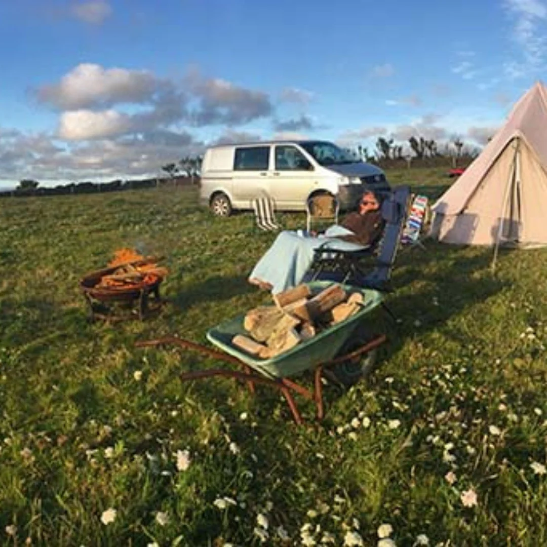 Jeff is our laid-back farmer extraordinaire, whose relaxed approach to life means he somehow manages to keep the farm running while still finding time to enjoy Cornwall's natural beauty.

 Whether he's checking fences along the clifftops or &quot;tes