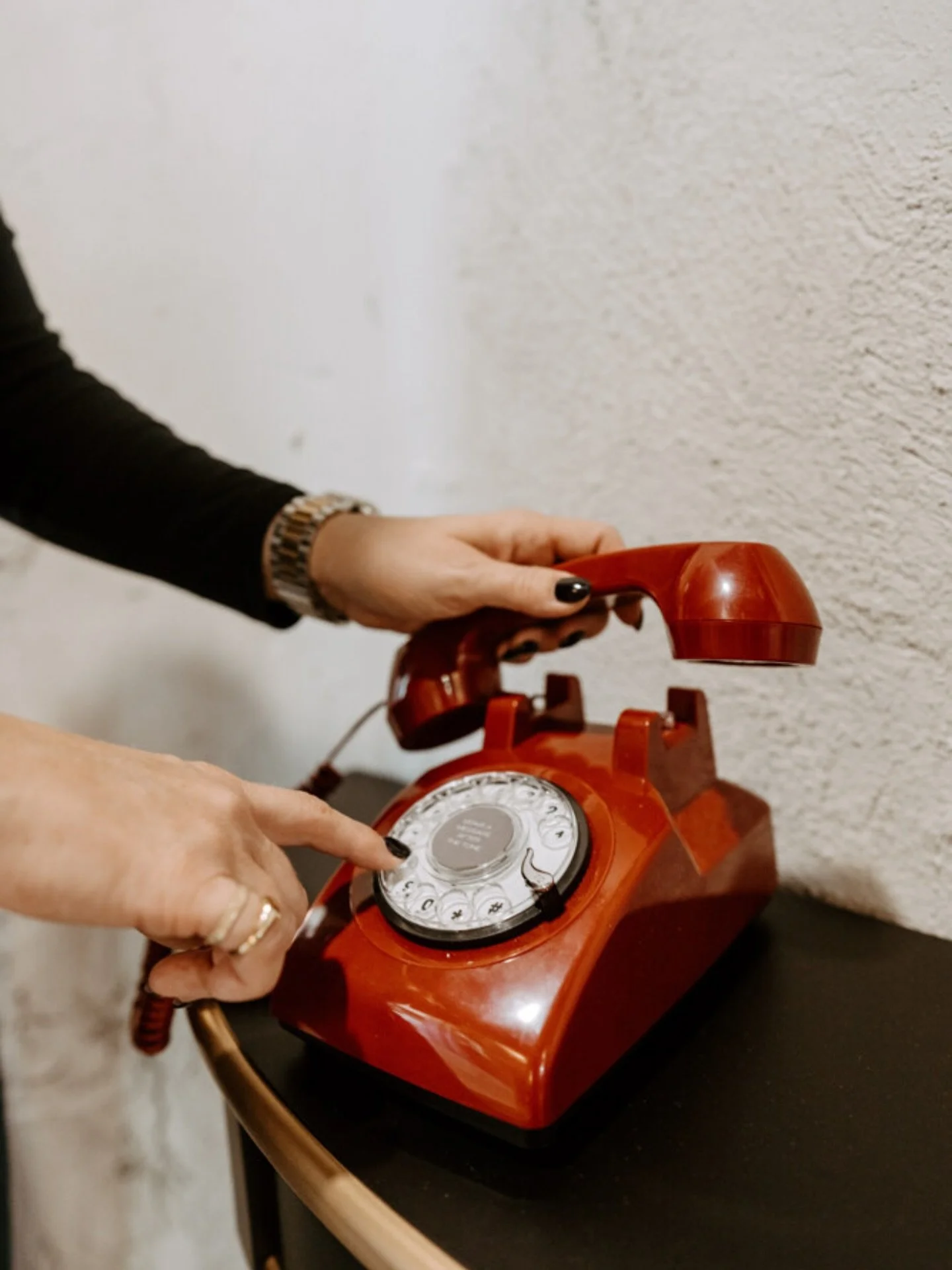 Do you like scary movies? ☎️ 

Don&rsquo;t be scared to pick up this phone &mdash; the only person on the other end of this call, is us &mdash; getting to hear all your sweet messages. 

We promise. 👻 🔪 🎥