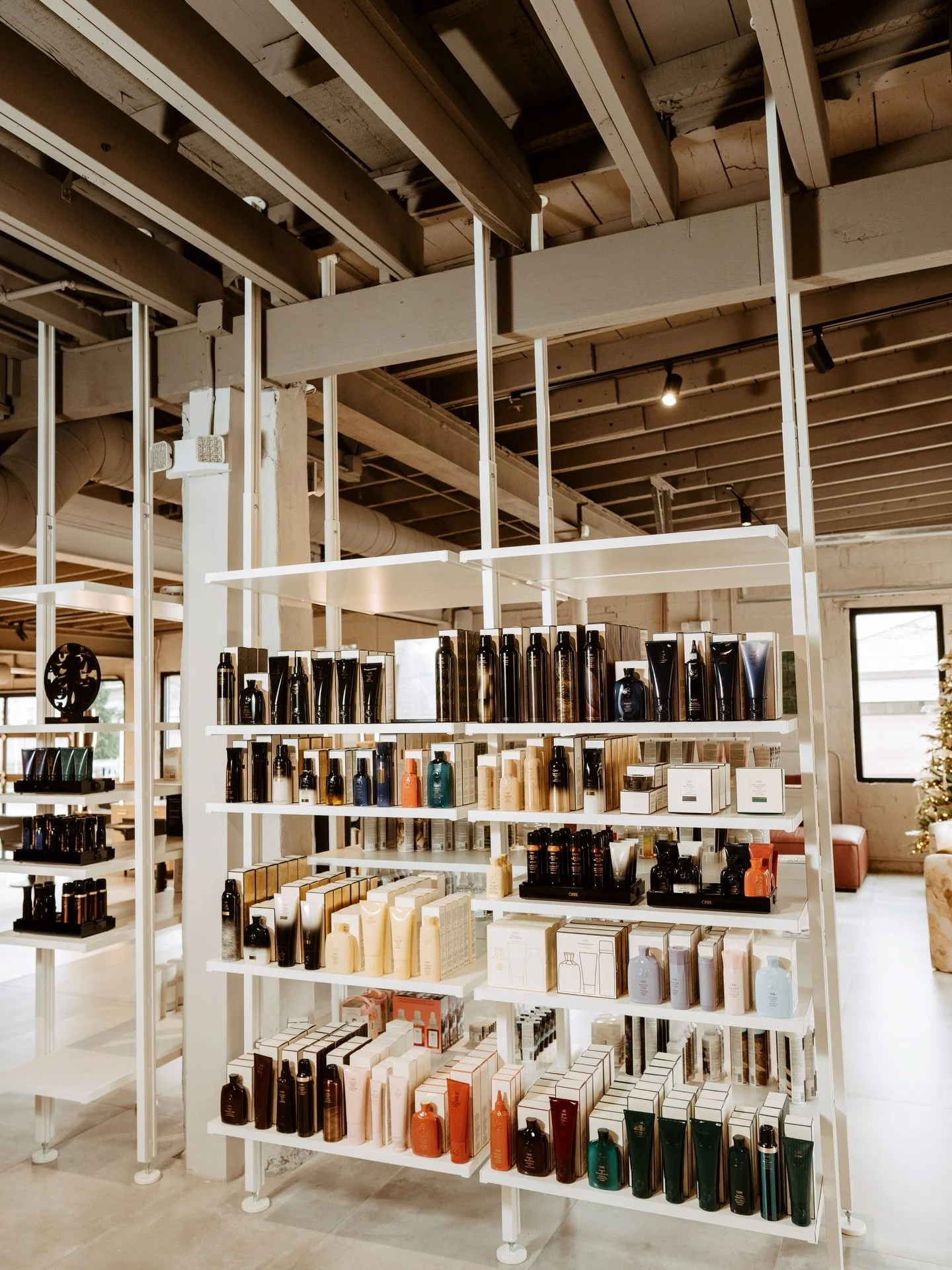 It&rsquo;s our last day in the salon before Santa makes his way to town!

Gift cards and their favorite products make the perfect gift - so come say hi, grab a coffee, and cross off those last few people on your list. 🎅