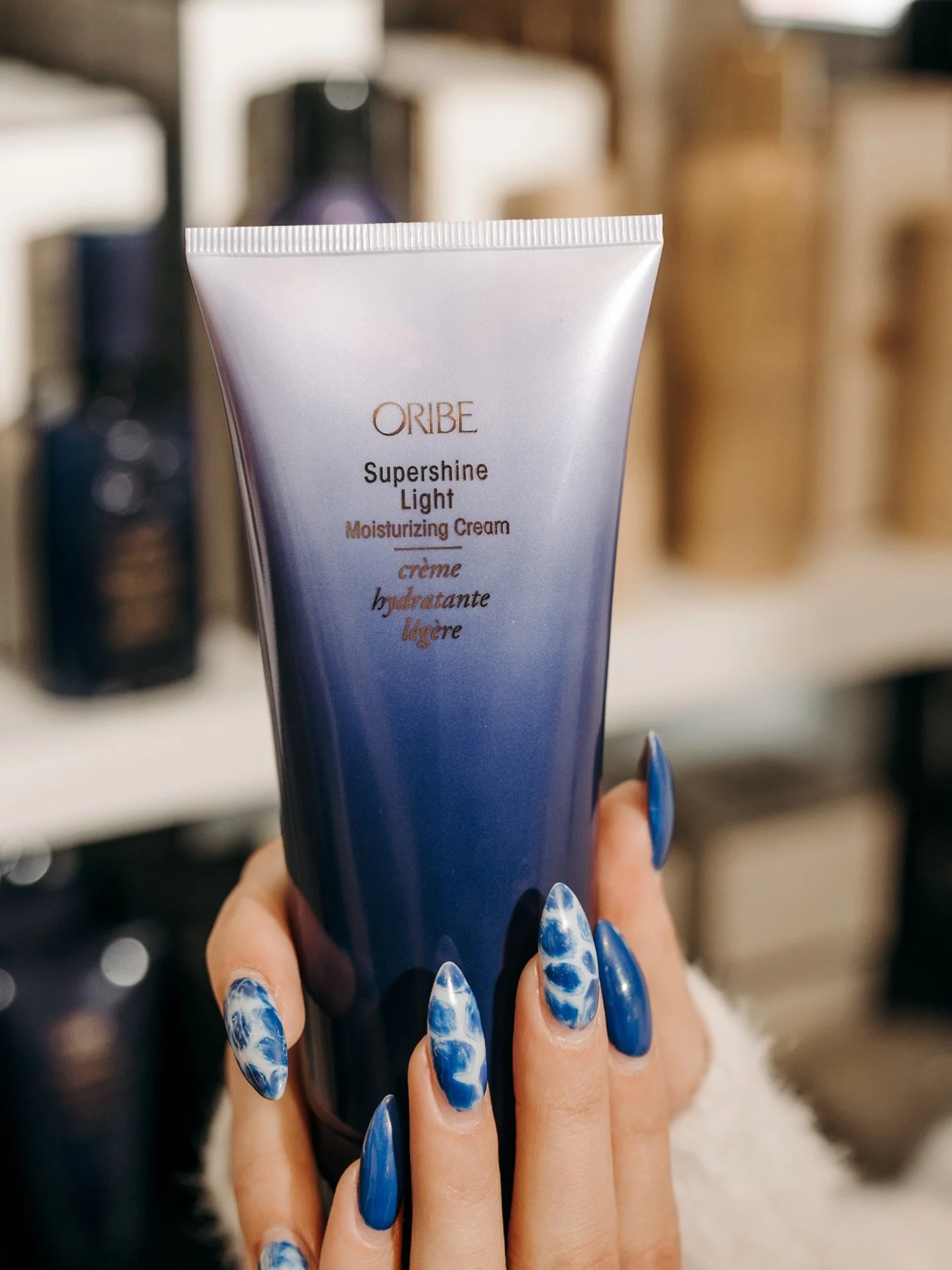 Glossy, weightless, effortlessly chic ✨

Meet your fave new hair essential: Oribe Supershine Light Moisturizing Cream. A luxe leave-in that hydrates, smooths, and delivers that coveted, light-catching shine&mdash;without ever weighing your hair down.