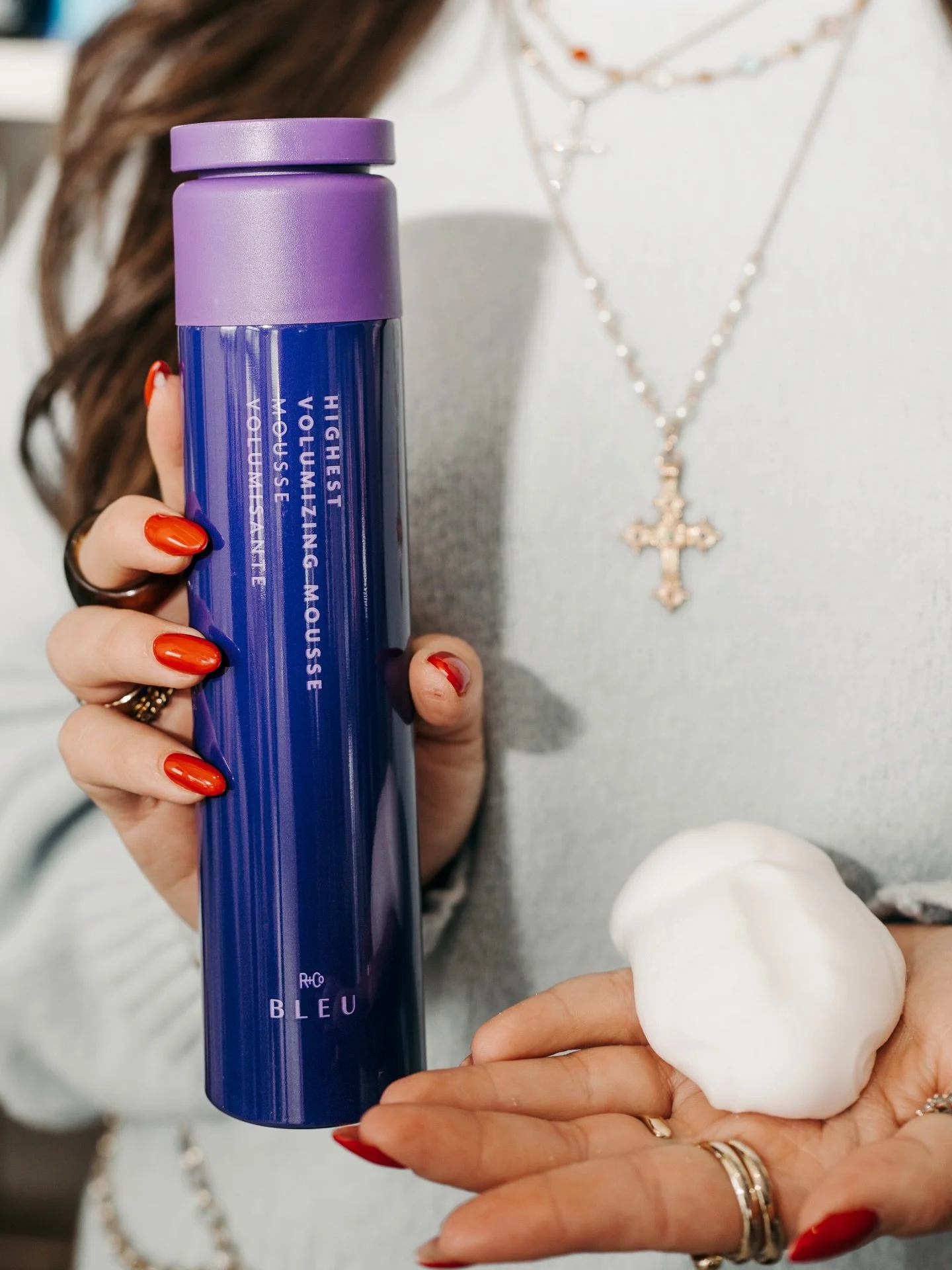 Current obsession: R+Co Highest Volume Volumizing Mousse 💁&zwj;♀️✨

Ask your stylist to use it at your next blowout&hellip; trust me, you&rsquo;ll notice the difference 🔥