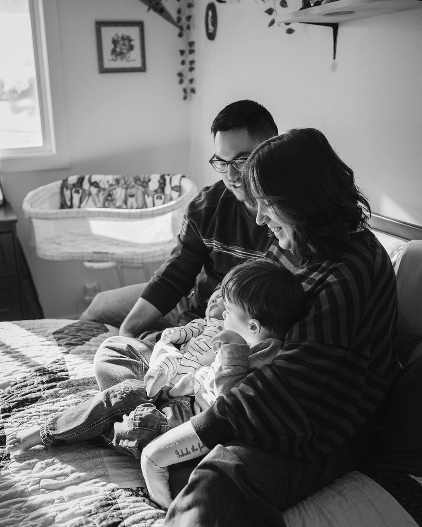 The first time I photographed Mikayla &amp; Ryan, they were newly dating 🤍
Since then&hellip; their wedding, family photos with their first born, maternity photos for their second, and now a lifestyle session introducing baby #2.

Being part of your