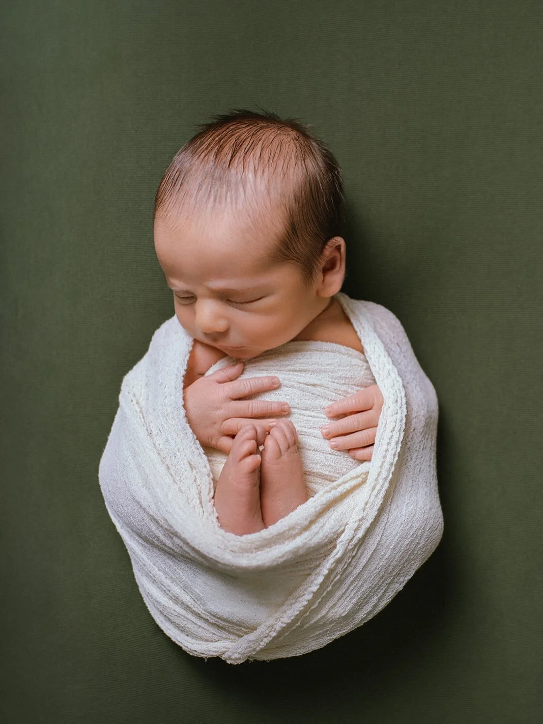 🧸 Baby Jude was my very first newborn in the studio, and wow&hellip; what a beautiful challenge. Trying something new stretched me in all the best ways, and I&rsquo;m so excited for the next! 

☁️I&rsquo;m offering $200 off a small number of newborn