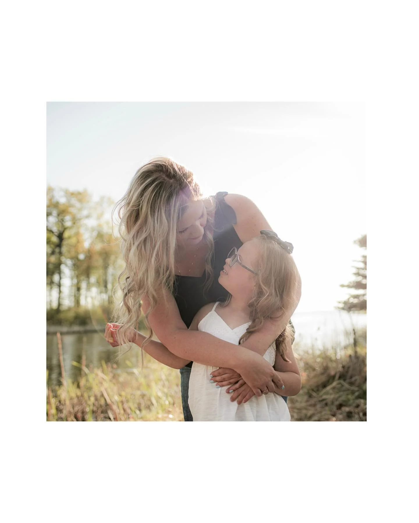 We made it! Summer sun showed up and gave us all the glowy goodness.☀️
This little cutie was fully invested in the fish jumping and the fishermen reeling in the big ones. So many hugs, laughs, and sweet moments! 🎣 💛