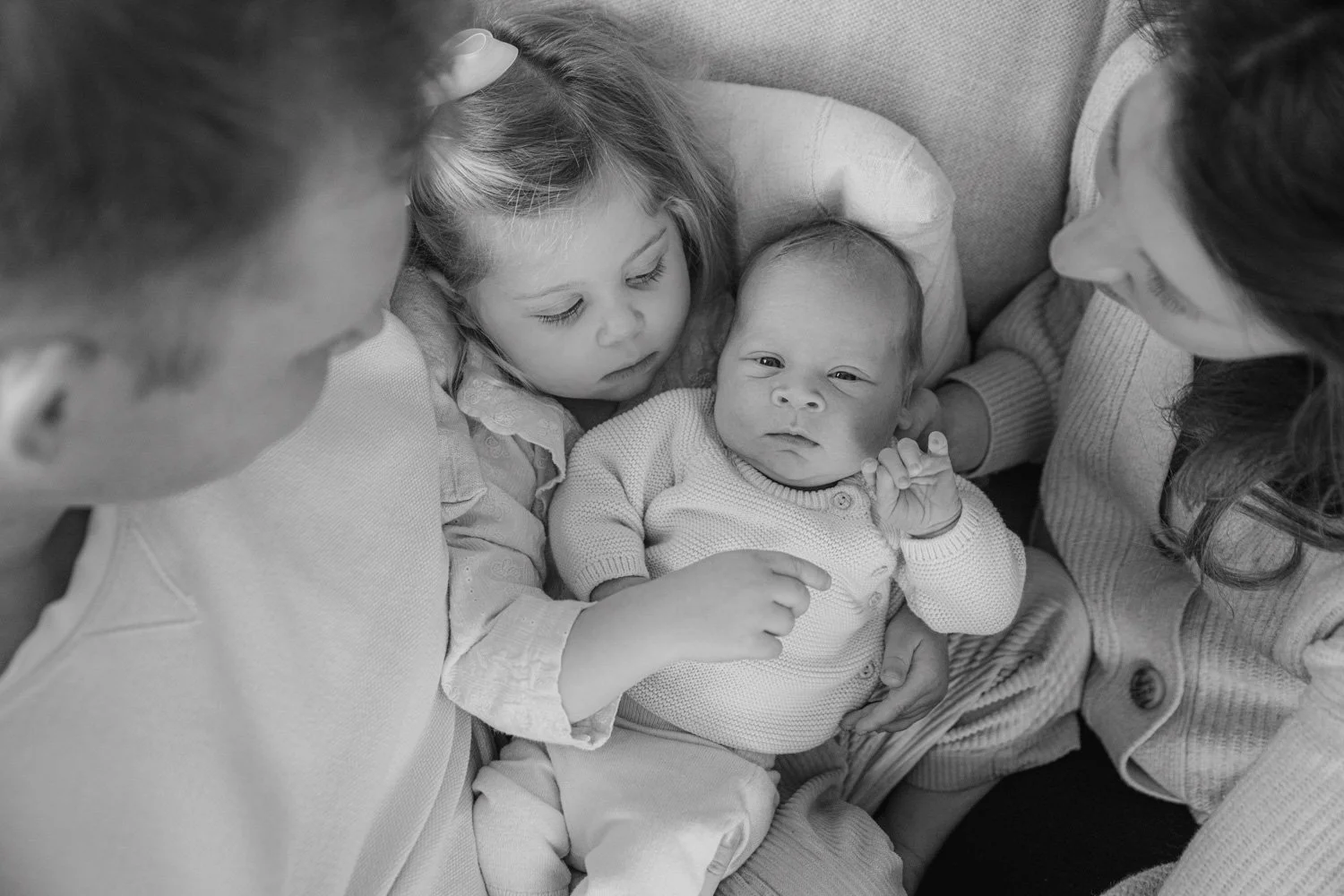 Family of four, lifestyle photoshoot, baby brother and sister