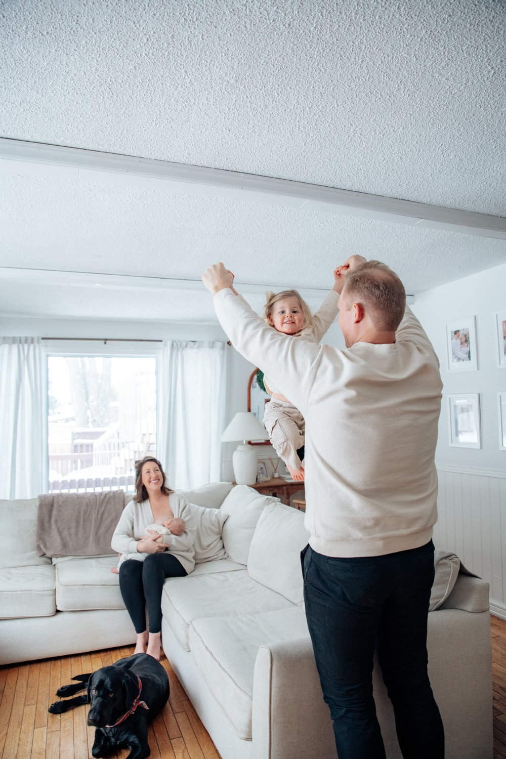 Family of four, lifestyle photoshoot, baby brother and sister