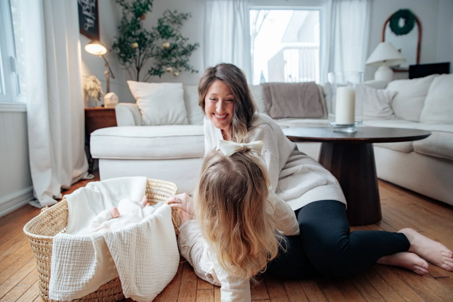 Family of four, lifestyle photoshoot, baby brother and sister