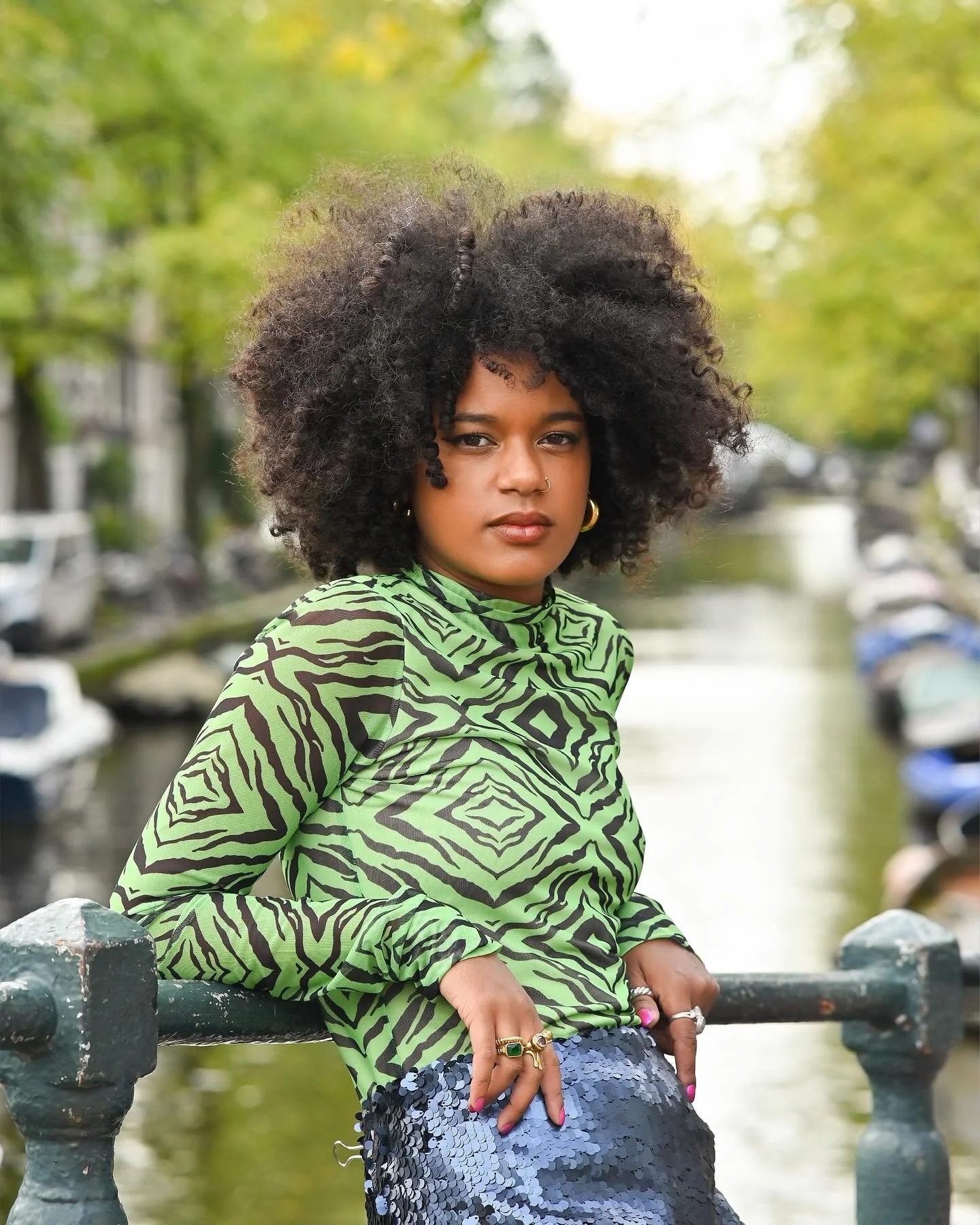 Bij LENA hoeven beeld en tekst elkaar niet te overtuigen.
Fotografie en typografie voelen intu&iuml;tief.

Less forcing.
More feeling.

#branding #visualidentity #archiving