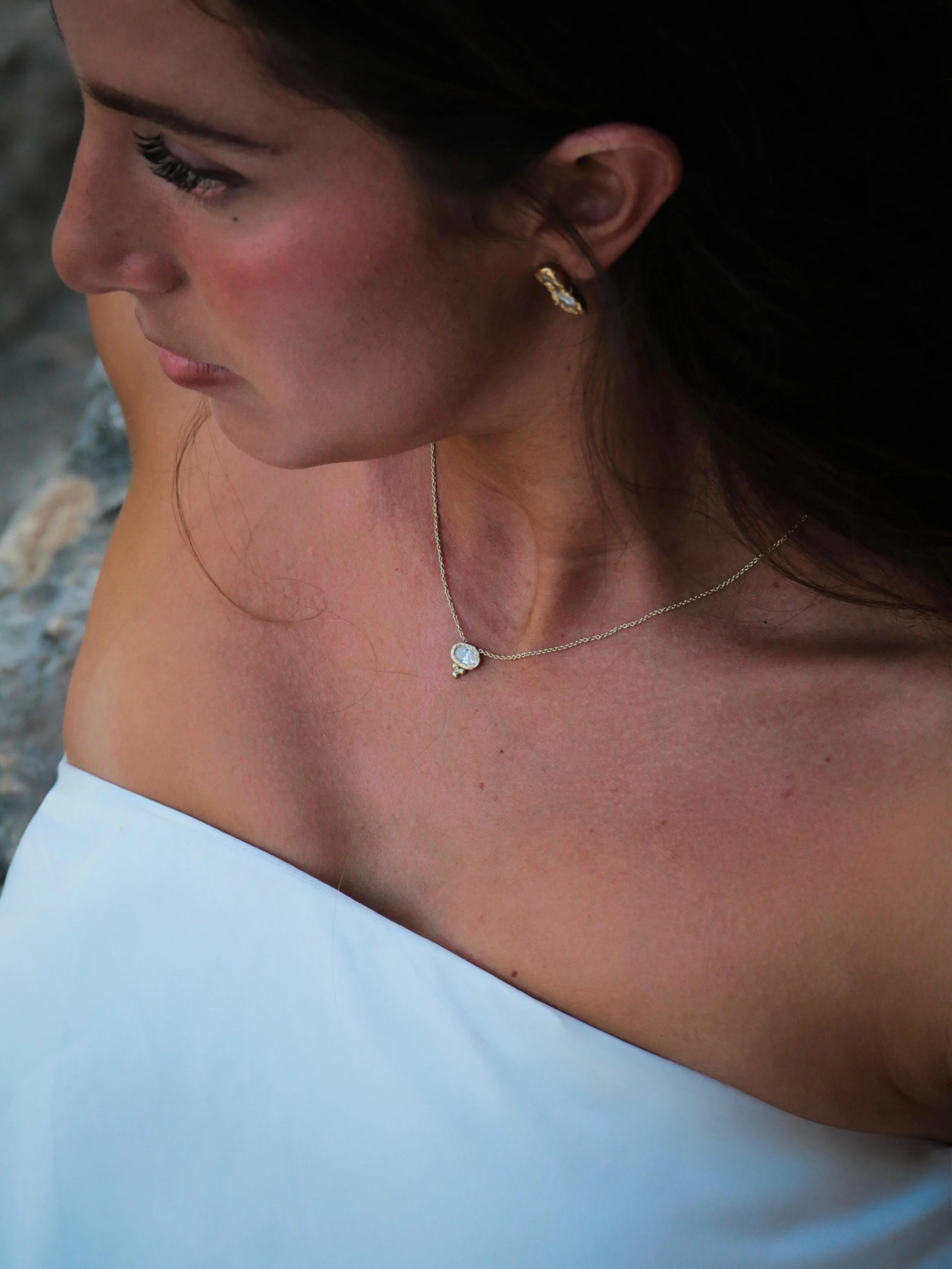 Classic.
השמלה : @ayapelteratelier
איפור : @gayafr 
שיער : @elya_bridal_hairstylist