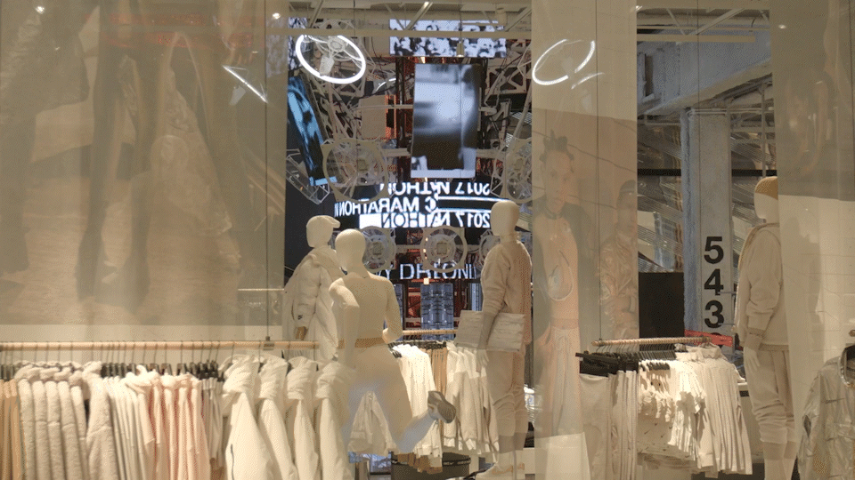 Nike House of Innovation Beacon_4.gif
