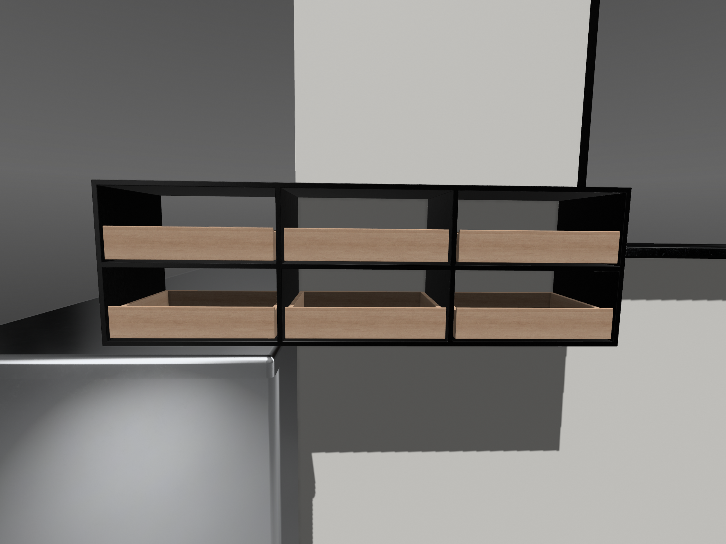 Vista aérea de una estantería negra con seis compartimentos, tres con cajas de madera y tres vacíos, colocada sobre una mesa de metal.