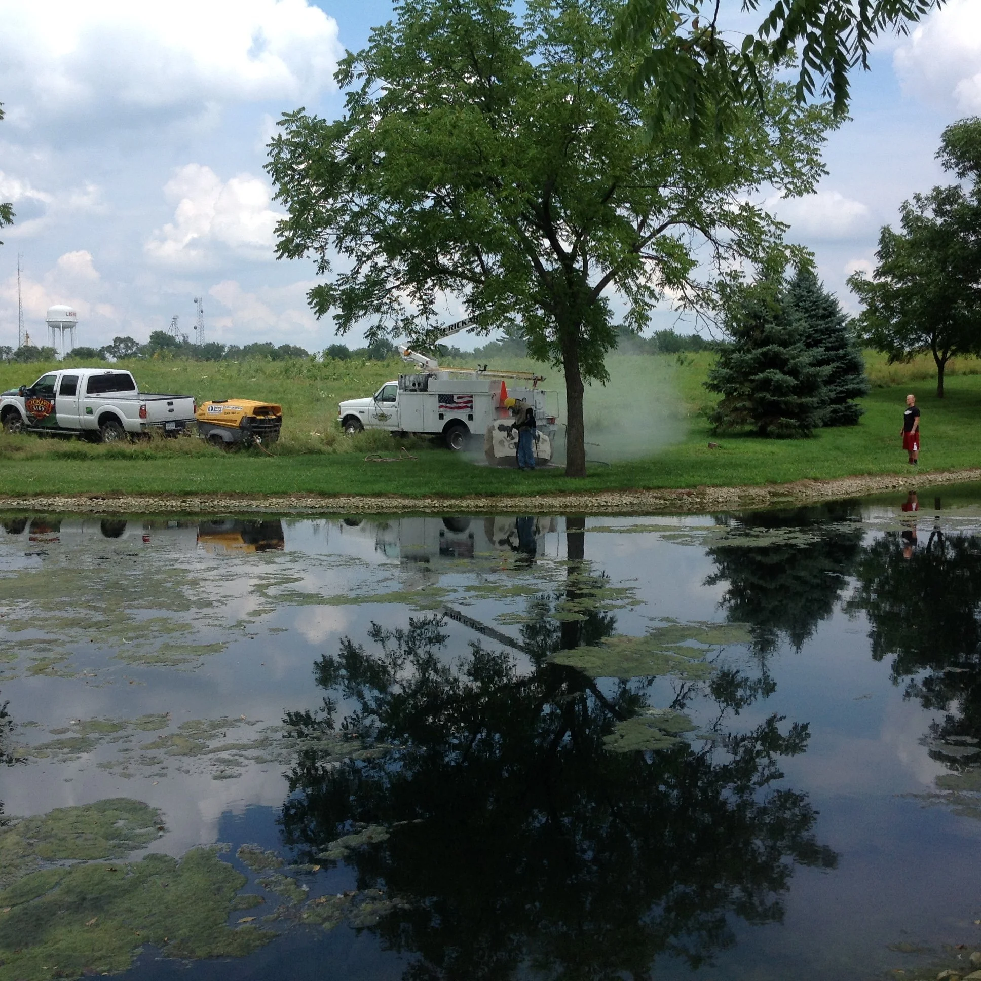 Equipment to etch the rock