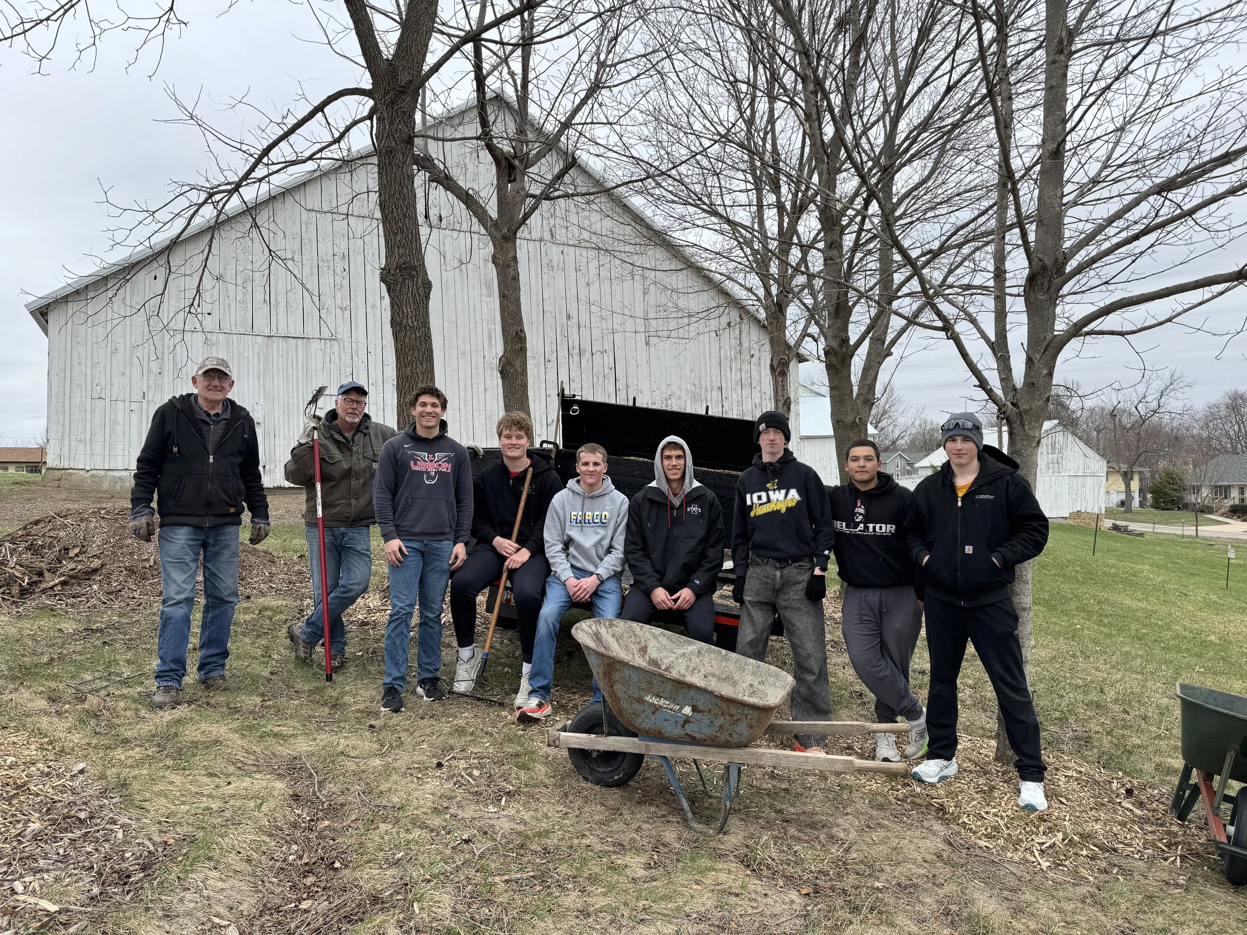 2026-4-1 Lisbon High School Student Council helping with Pleasant Grove Heritage Park clean up and mulch