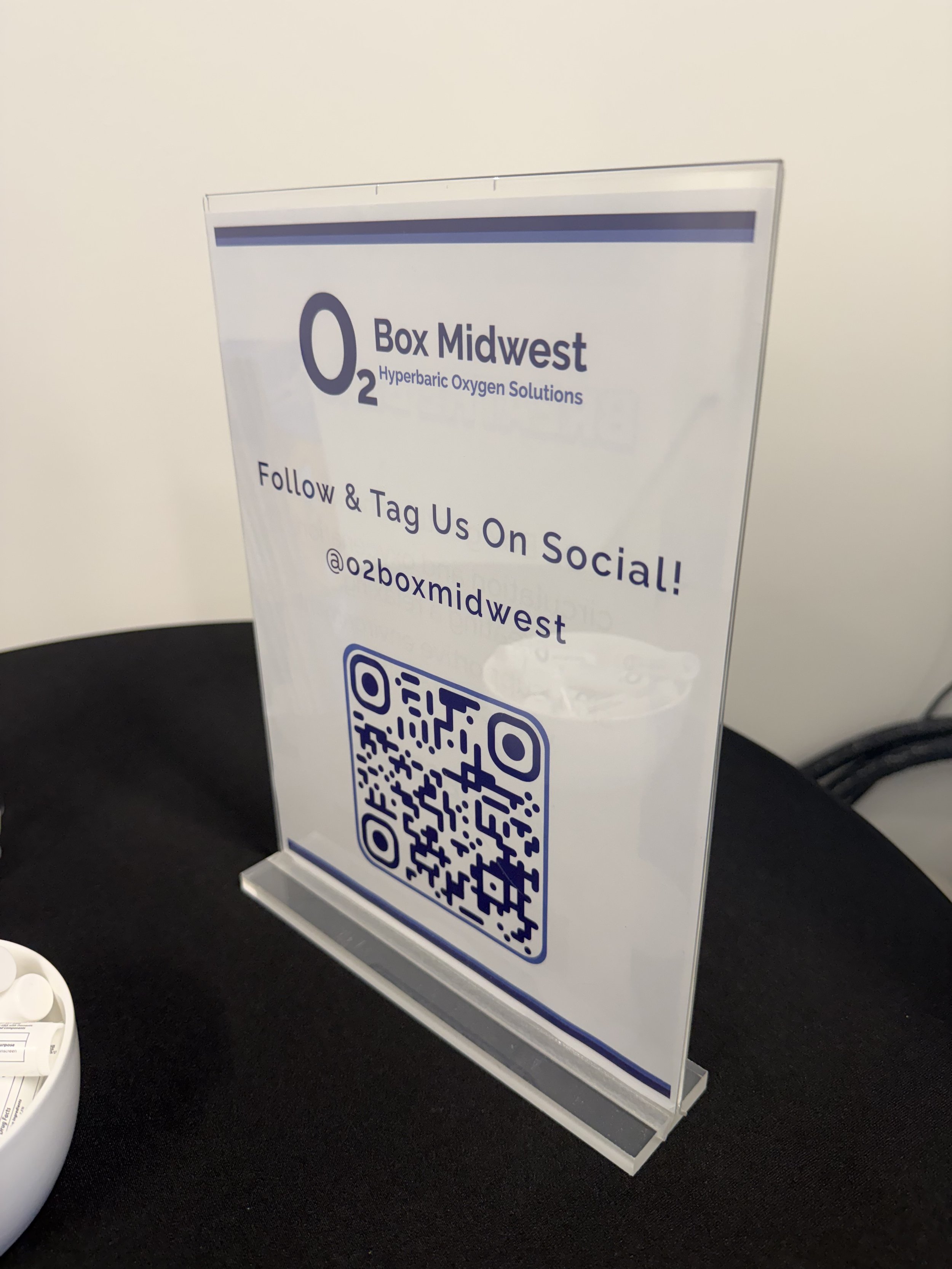 8.5x11 Acrylic Sign Holder