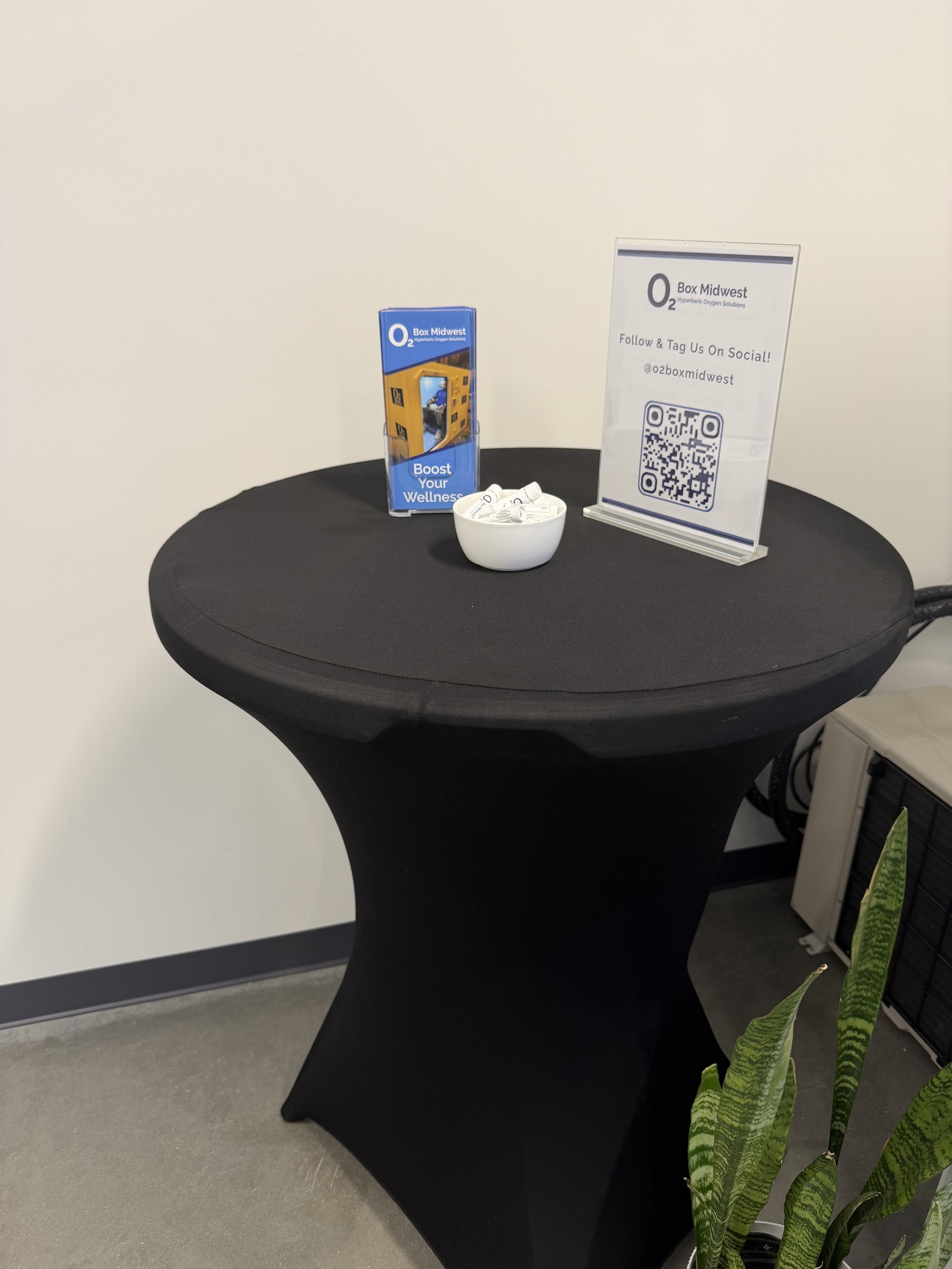 32" High Top Round Folding Cocktail Tables