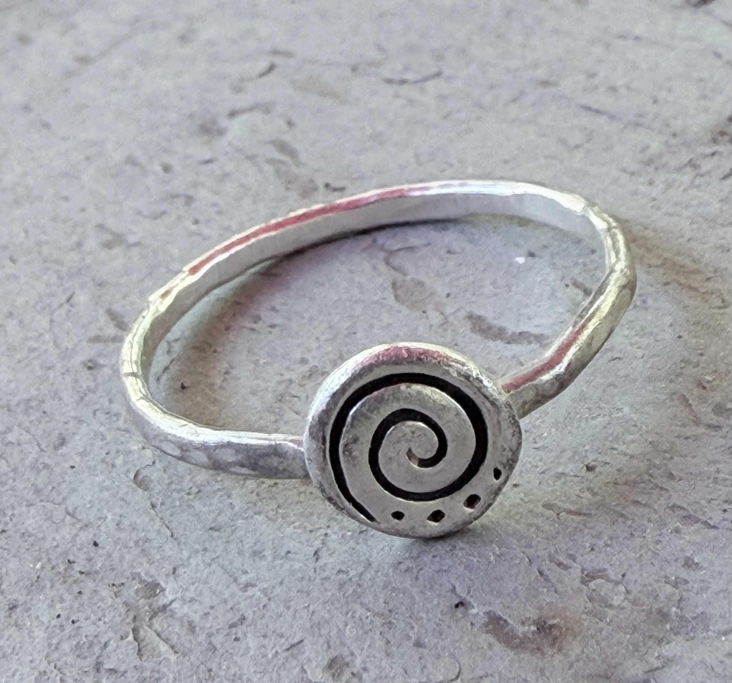 Mooncycle stackable ring