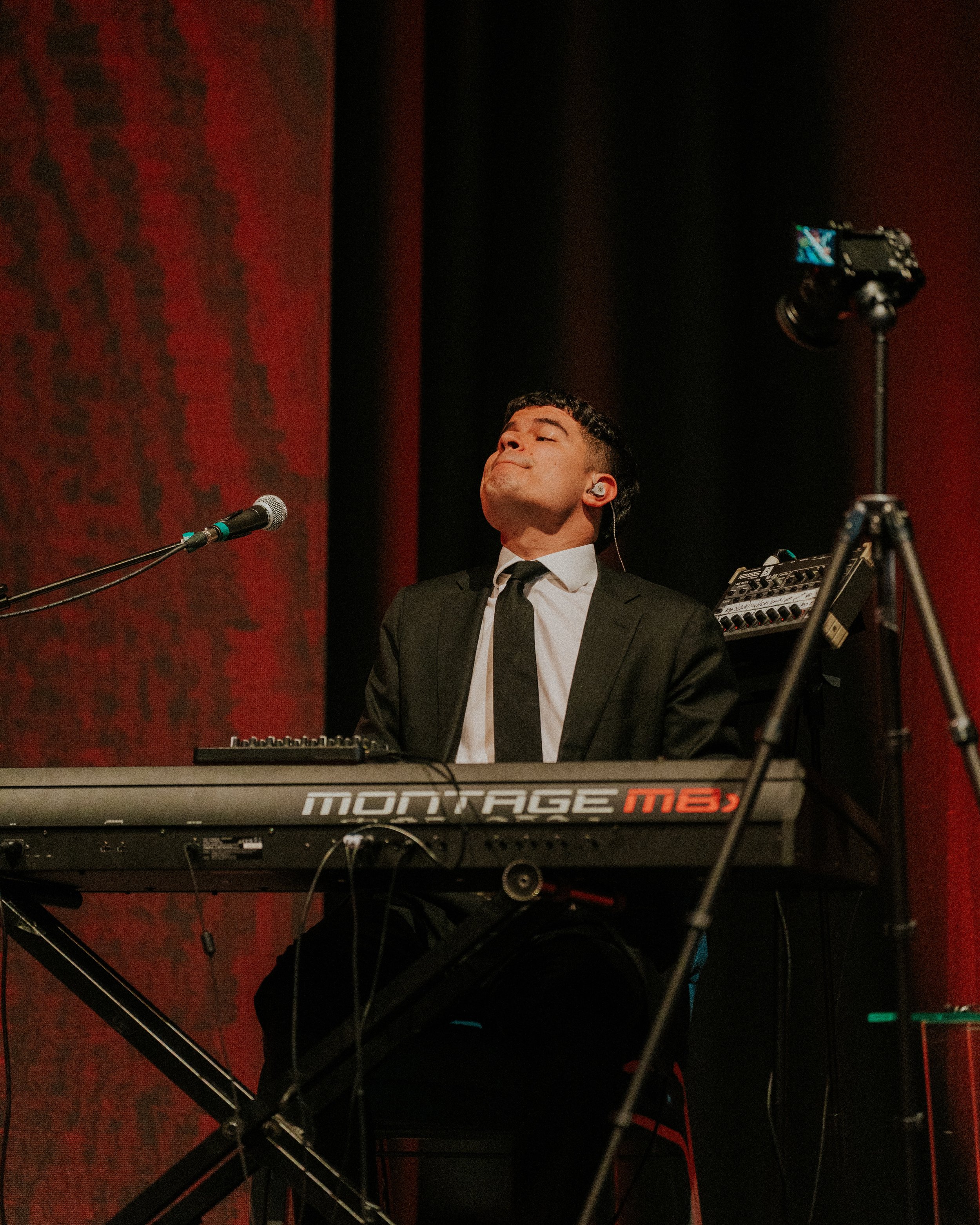 LIVE IN LONDON VOL. III - NIGHT OF-15.jpg